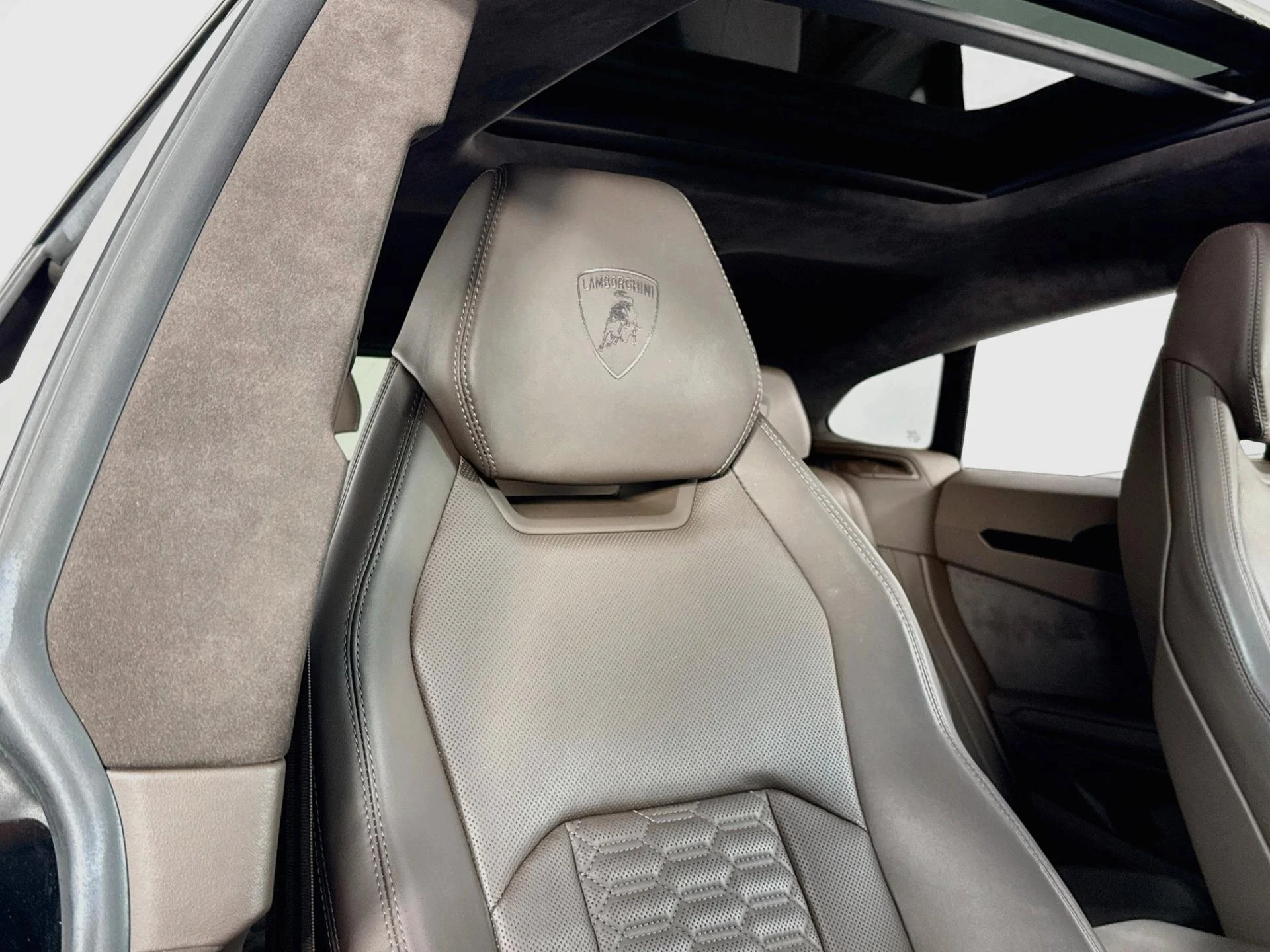 mph014_329472434_Used_2022_Lamborghini_Urus_1786409423_cdbc0576e5