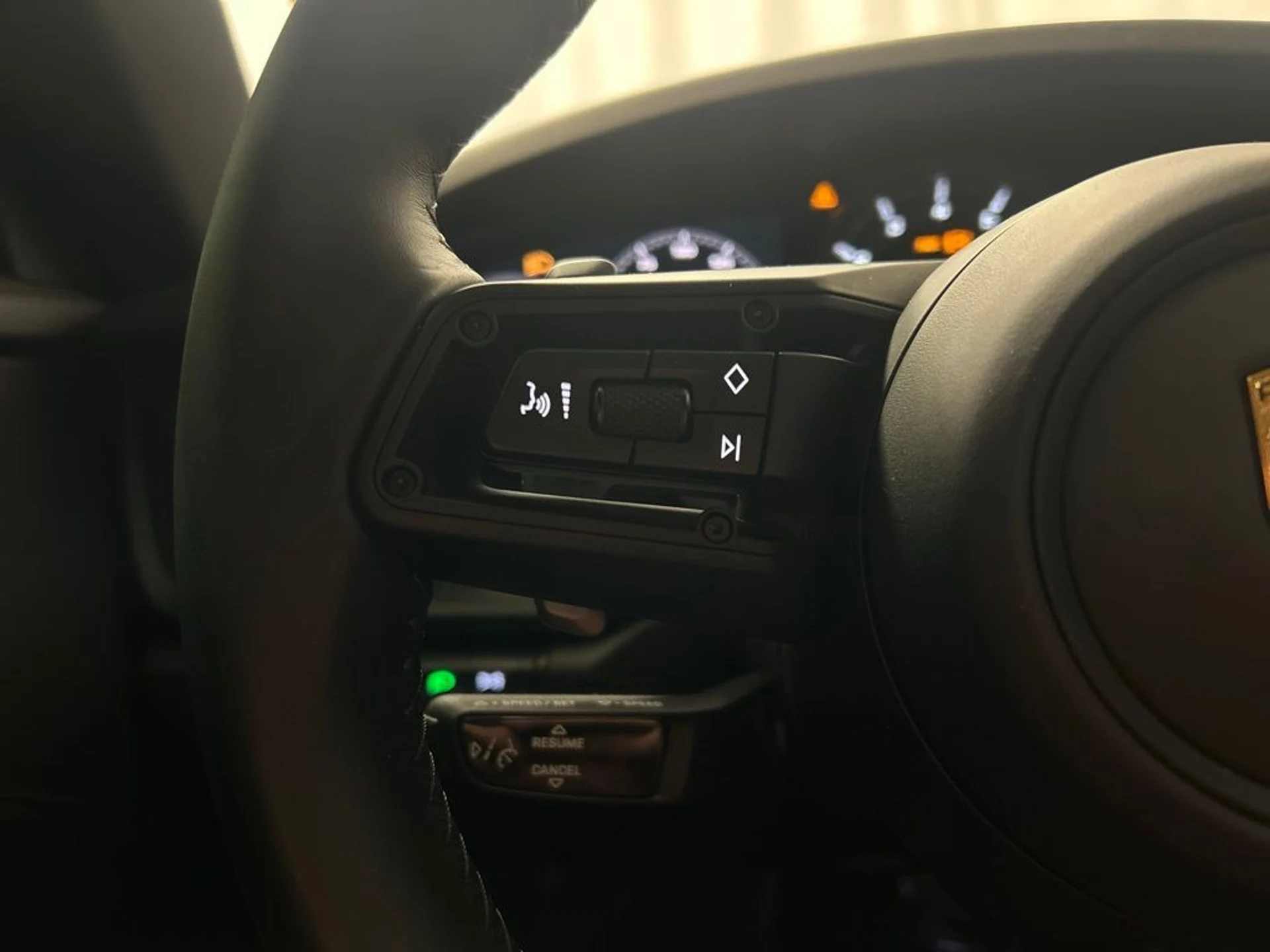 mph014_3300580252_25f0b6007fb2684d56cbf67478275228x_4027af79df