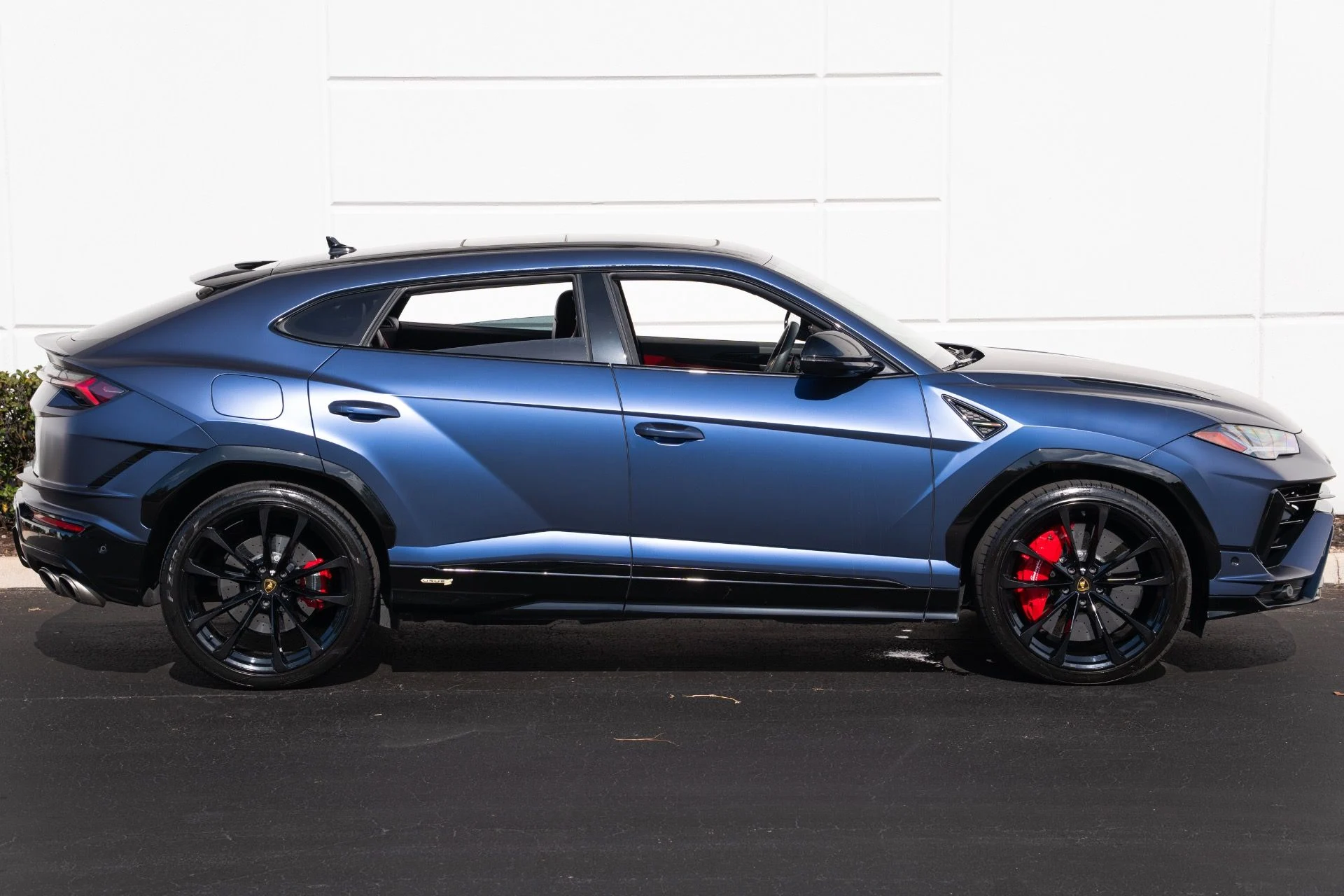 mph014_3301328255_Used_2024_Lamborghini_Urus_S_1781216022_d11903f567
