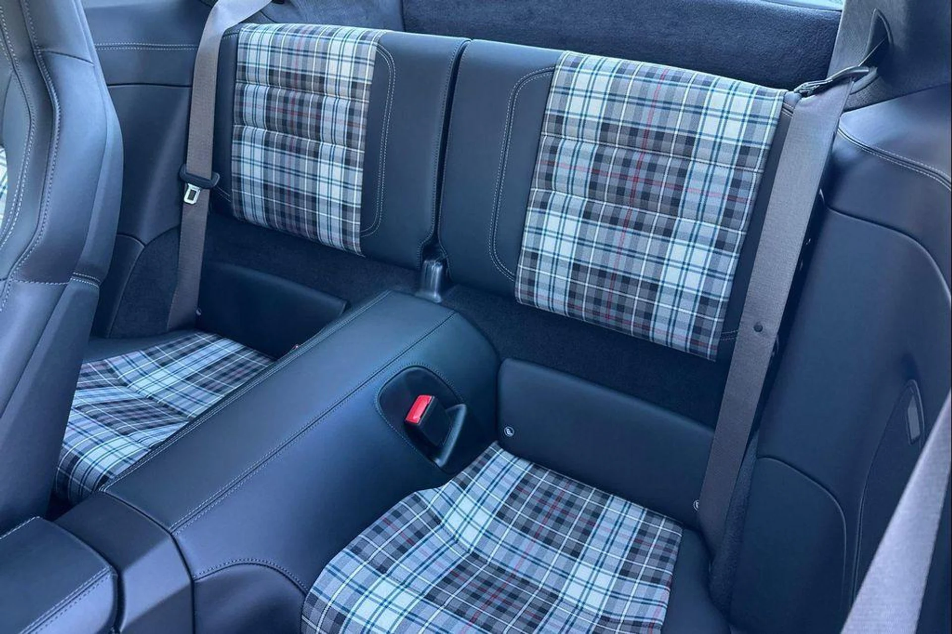 mph014_3305692215_Hc_Rei_MZYF_5q5_Ri3_Hpneapb_aurs_10a8129776