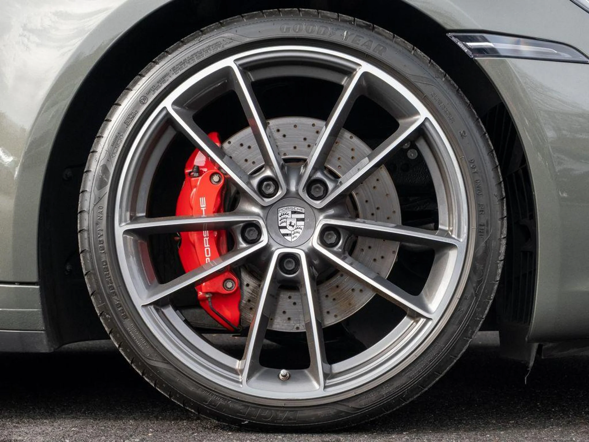 mph014_330889192_h4_R_Oj16n0_B_vcx0_QNU_IE_Ll3_JM_d2d8e48d3d