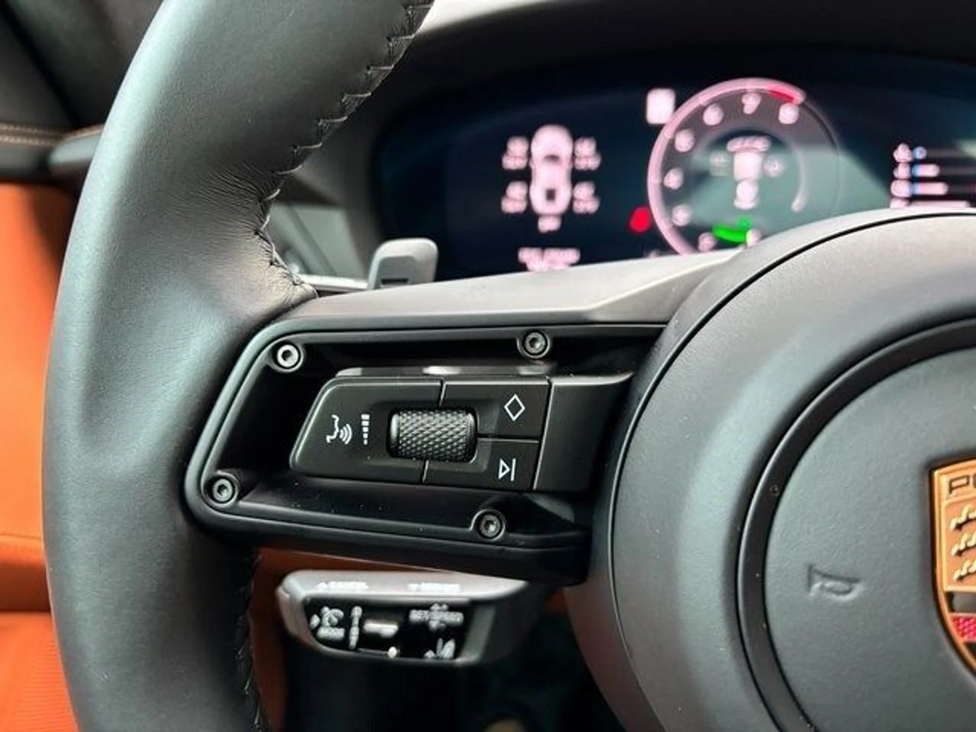 mph014_3309364621_9f31801341695b637612de89c209c8fcx_553da4ef13