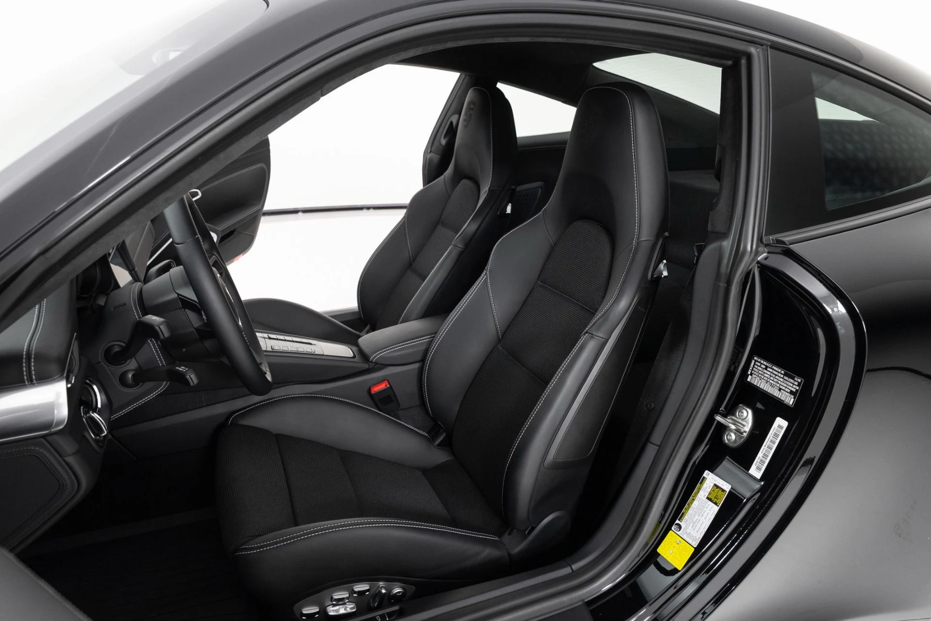 mph014_3310868935_Used_2018_Porsche_911_GT_3_1758757115_78b2ad6f4f