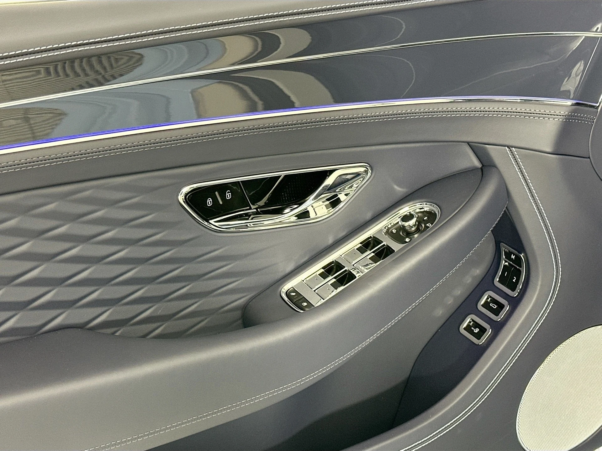 mph014_3313883937_15_af99cf61fb