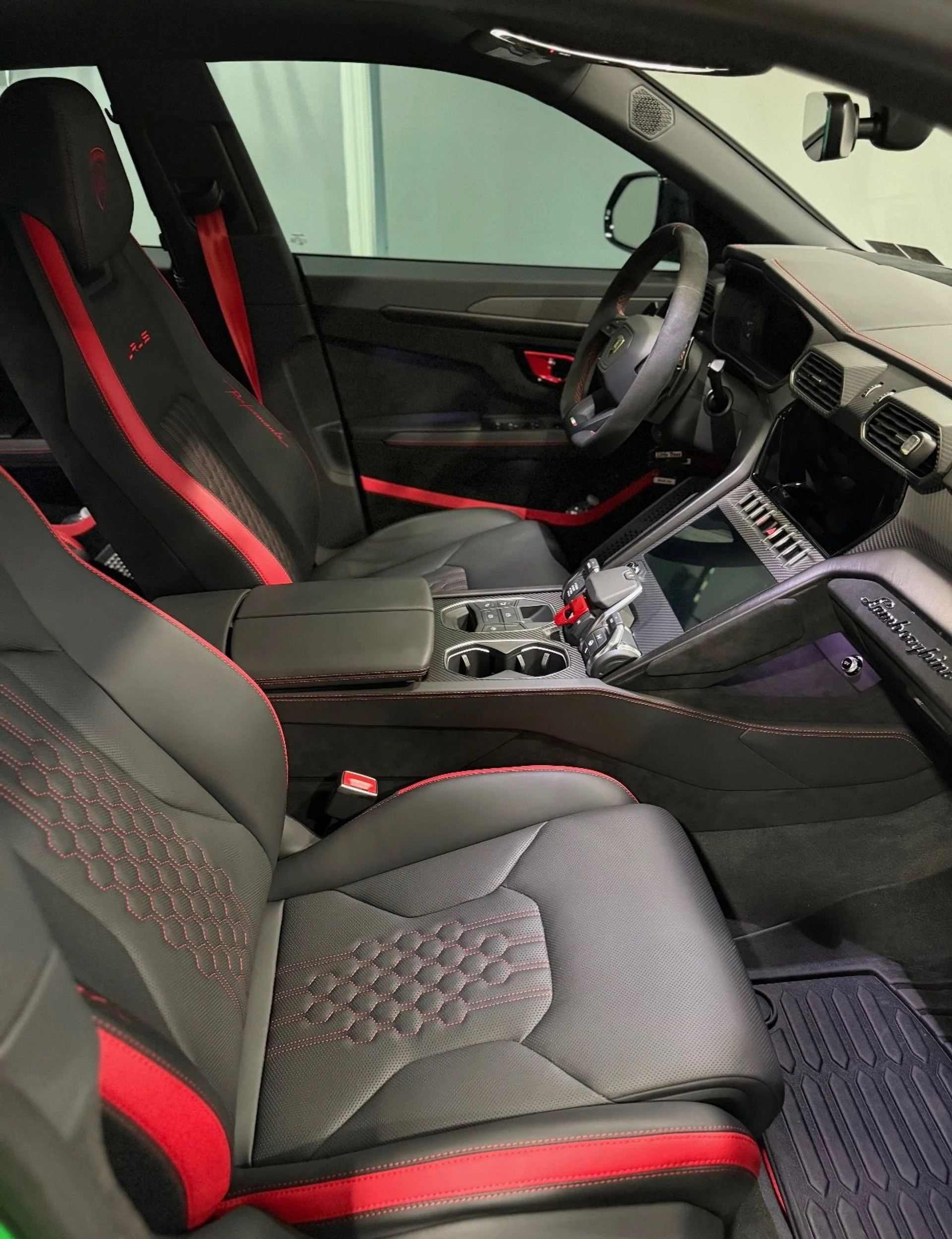 mph014_3317834691_Used_2024_Lamborghini_Urus_Performante_1763160819_d2850f7510