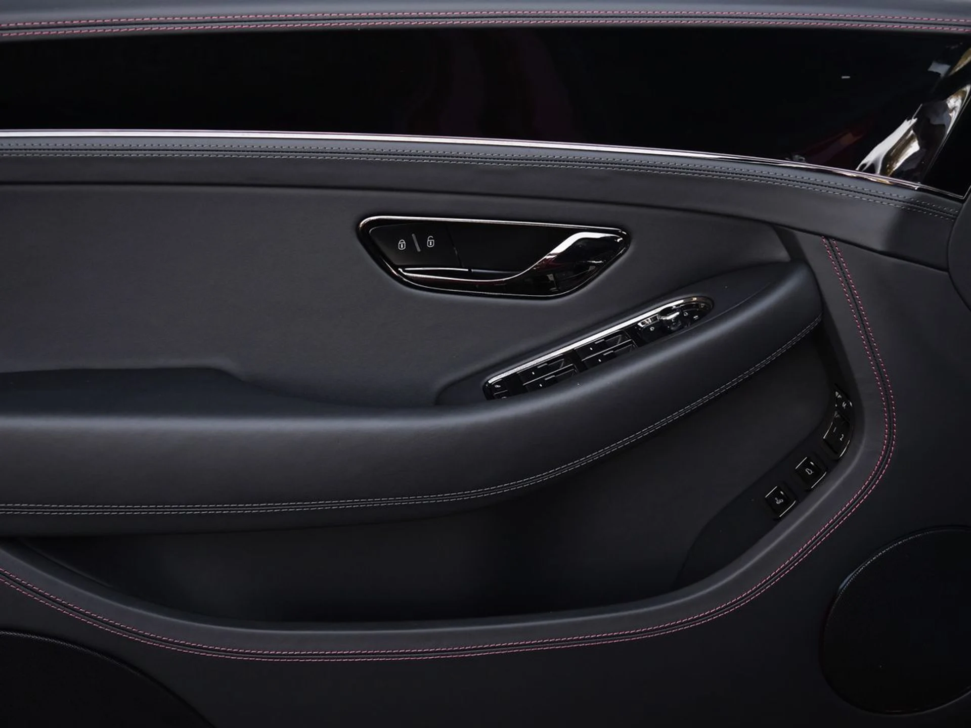 mph014_332213293_c40a34ffde6cce790ed85b3b00b19931x_b0a0d18199