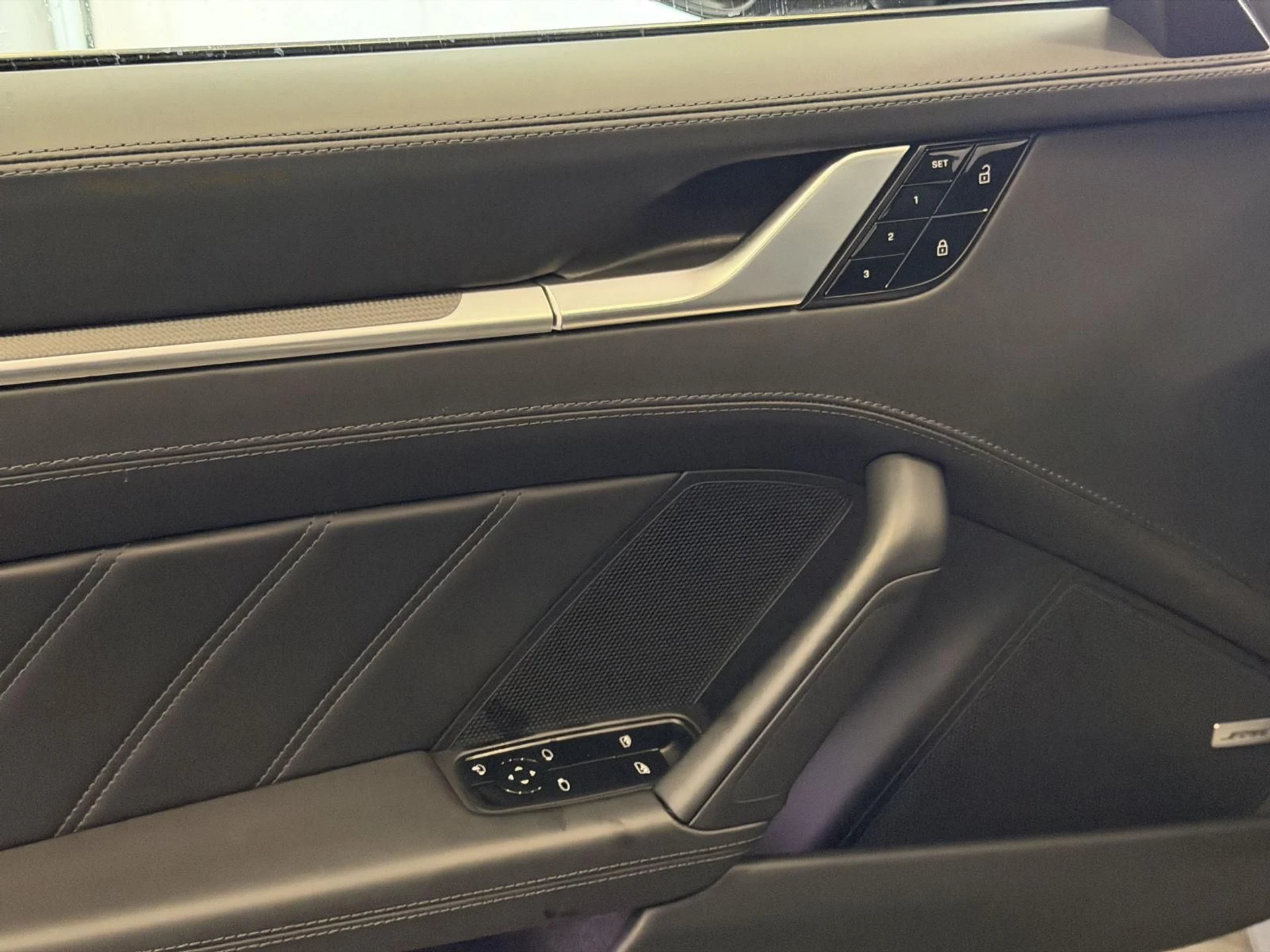 mph014_3323543008_5b05ef099e604d9abf00ee774dad58c6x_0508178b02