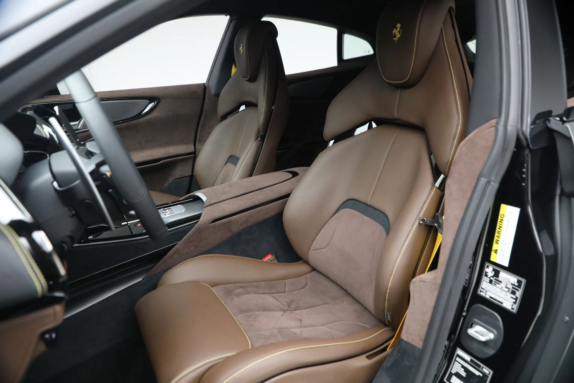 mph014_332536952_Used_2025_Ferrari_Purosangue_1774107863_a15c53c9c1