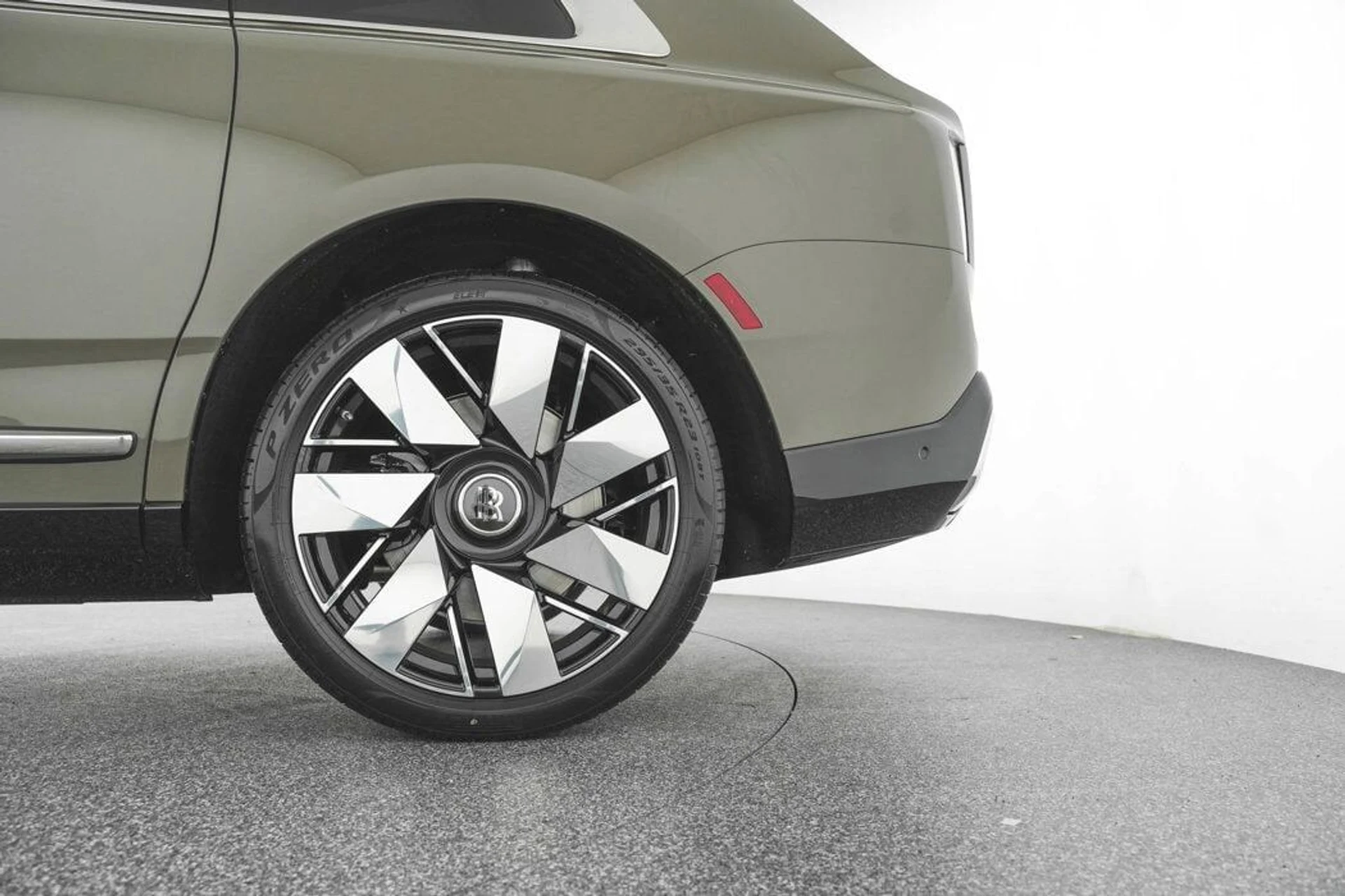 mph014_3327419394_ef1ecc89ddb50e4b52ed8801b825a8d5x_a0d9f85754