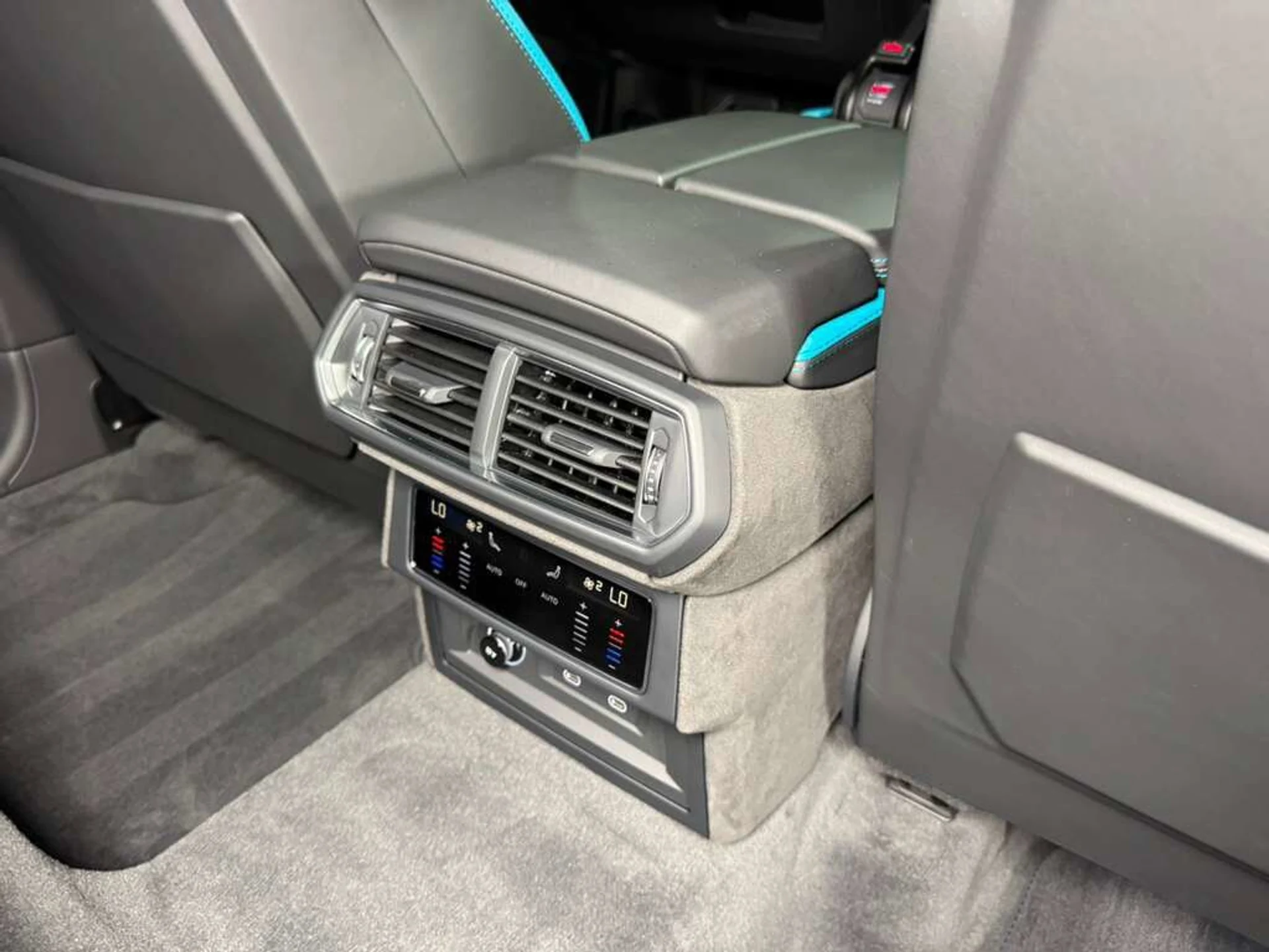 mph014_3327521410_4f6e3d636cbf0e6caaf6d61548f6b763_111d61f607