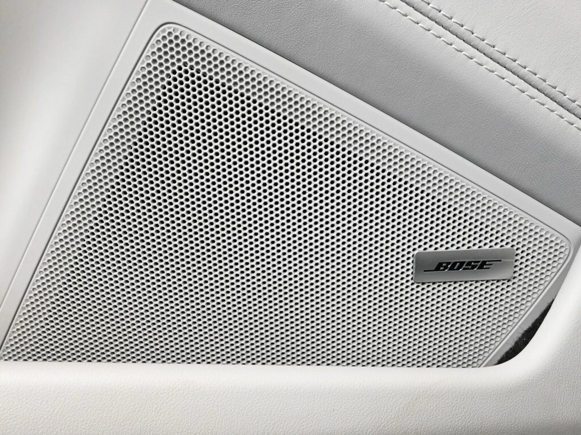 mph014_3339212444_77ae4a4e014ac289fd361062913b09edx_7ca88dcf42