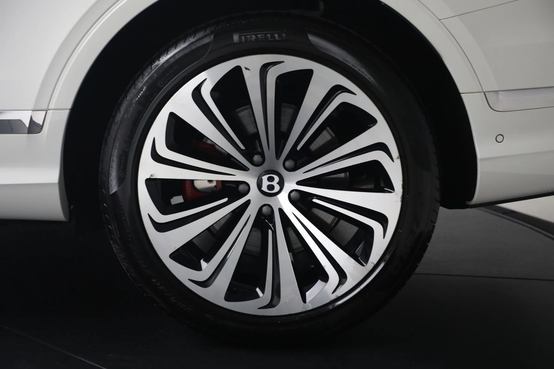 mph014_3339410685_Used_2022_Bentley_Bentayga_V8_1777753010_39bc3fa7ad