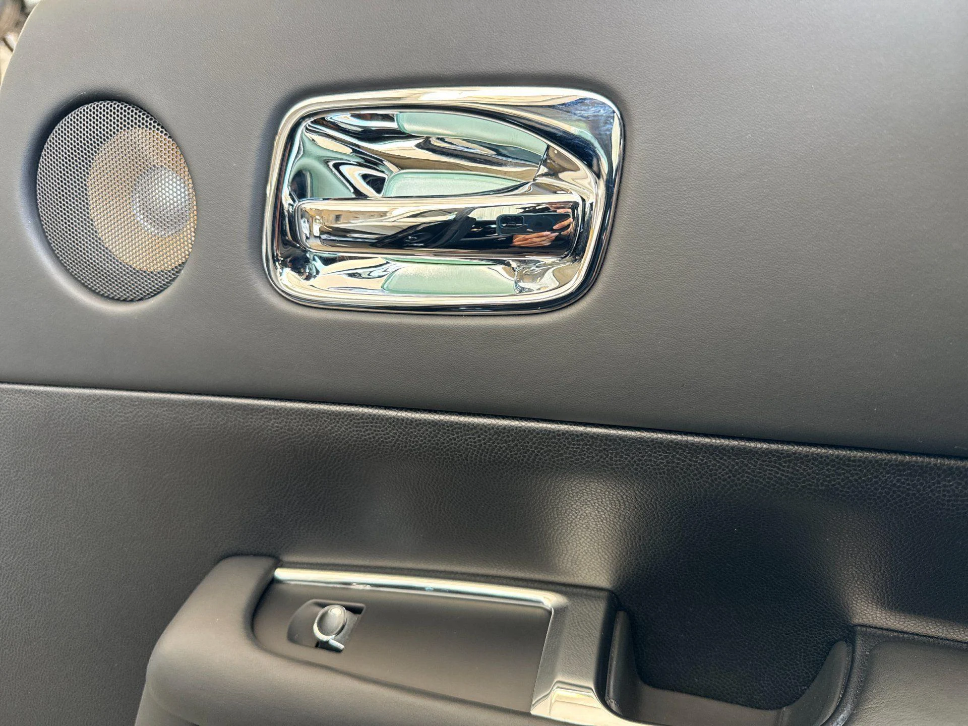 mph014_3341671013_Used_2014_Rolls_Royce_Wraith_1786096225_309782aa11