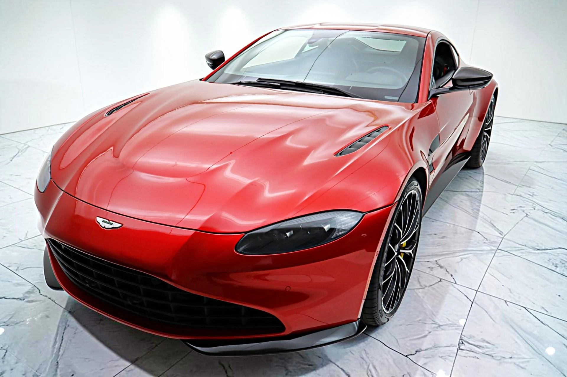 mph014_3344698473_Used_2023_Aston_Martin_Vantage_Coupe_a5bb27247b
