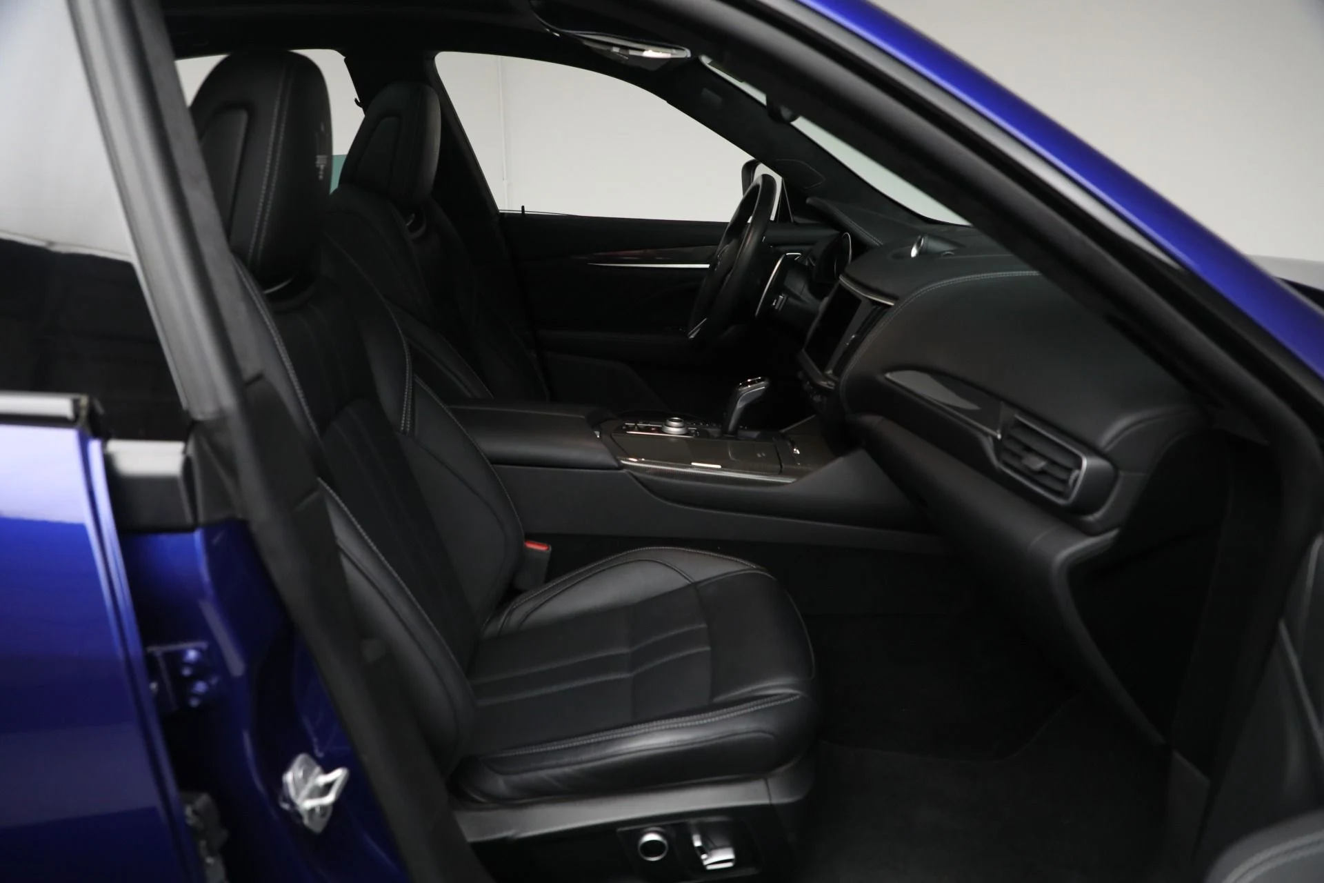 mph014_3345349763_Used_2022_Maserati_Levante_GT_42d2480080