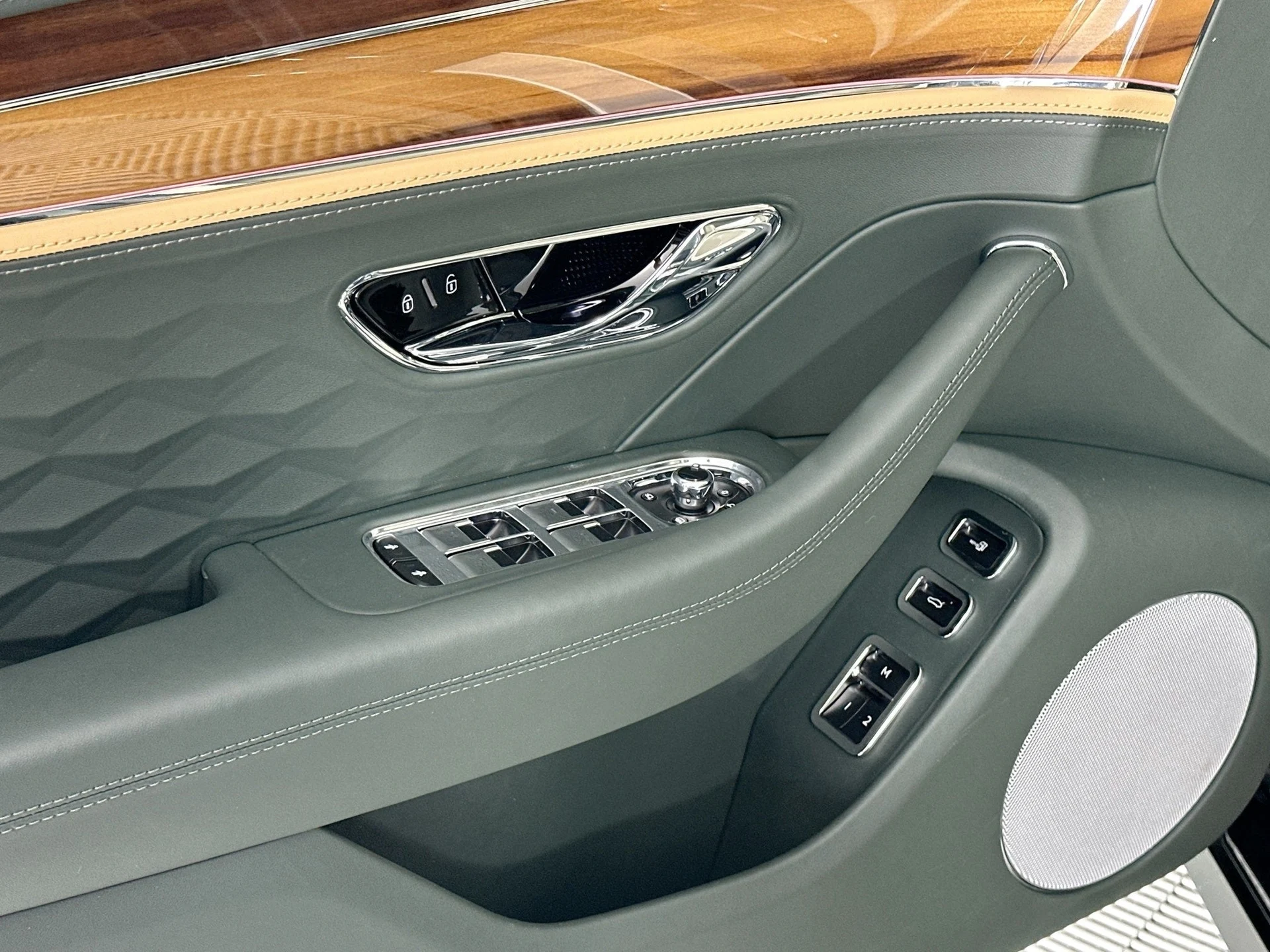 mph014_3346457801_15_371b2e0214