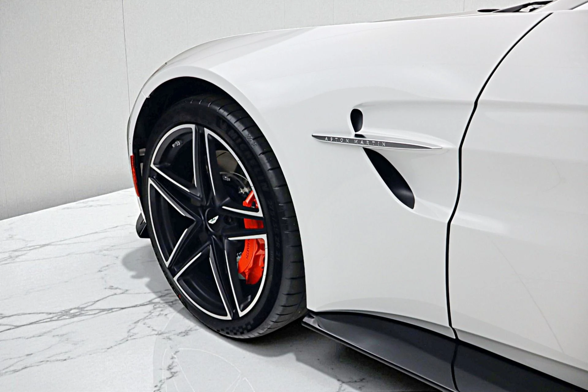 mph014_3349394642_New_2026_Aston_Martin_Vantage_Roadster_d0d07093a8