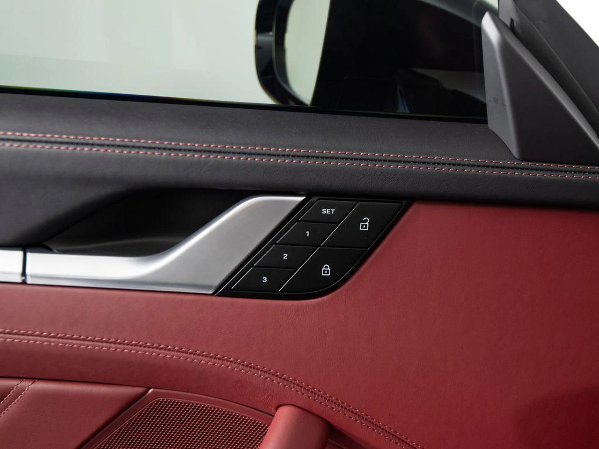 mph014_3351654216_4c_K8zw_E_Xk_Si_T_Fzu_Cw_NB_1_W_BD_Ers_81671e4b32