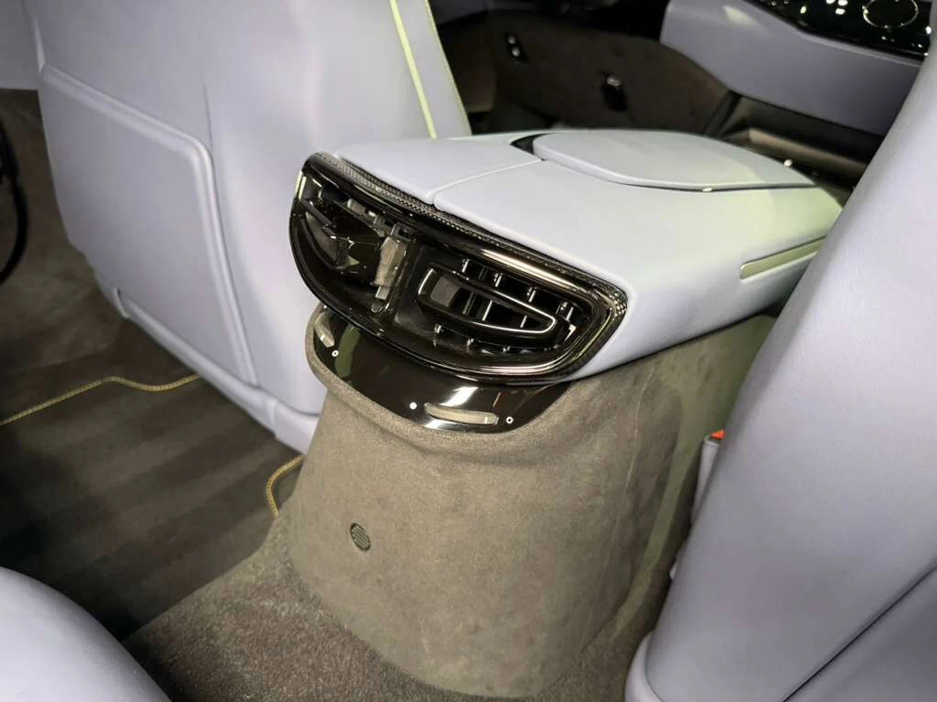 mph014_3354576839_e9355f76de63abc73f06f1da1c5e665a_4443a1137b