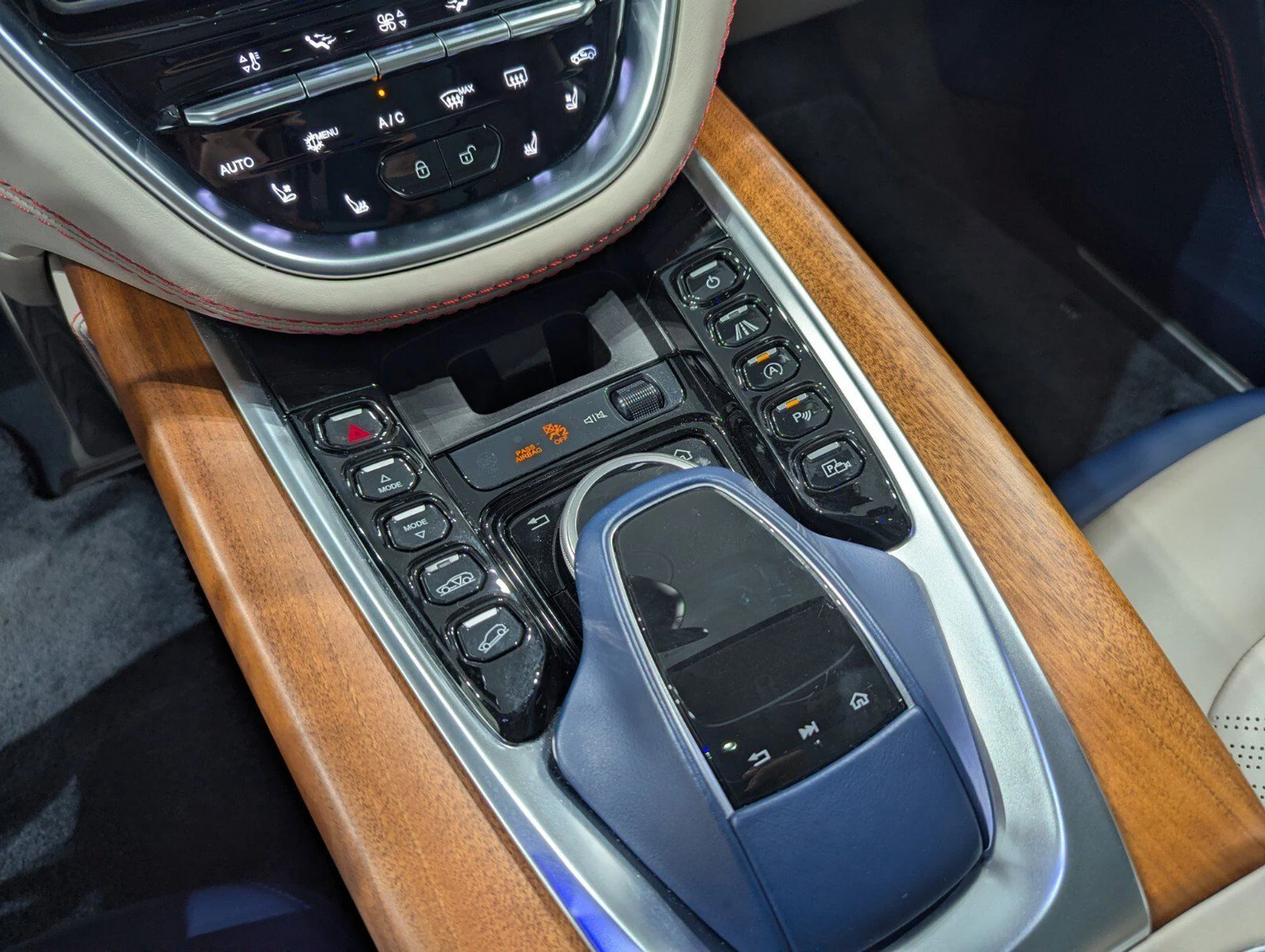 mph014_3360311556_10164c99f9e865cb0c043815aefc4aa7_d984d98423