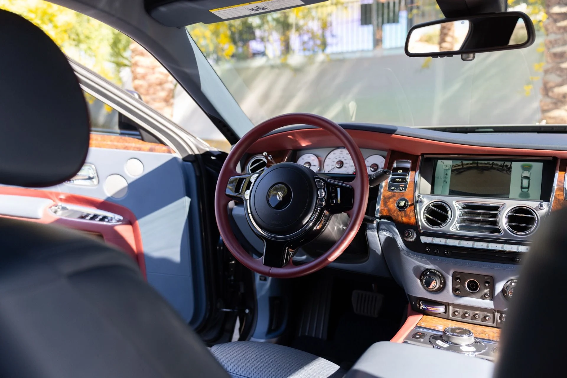 mph014_3362452193_Used_2017_Rolls_Royce_Ghost_1774727140_745477bbd3