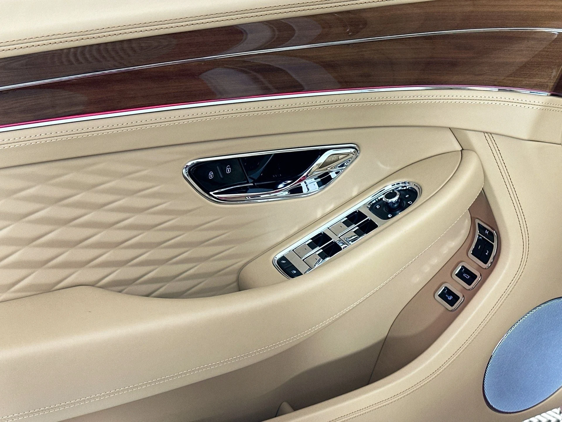 mph014_3363344543_15_3918927a84