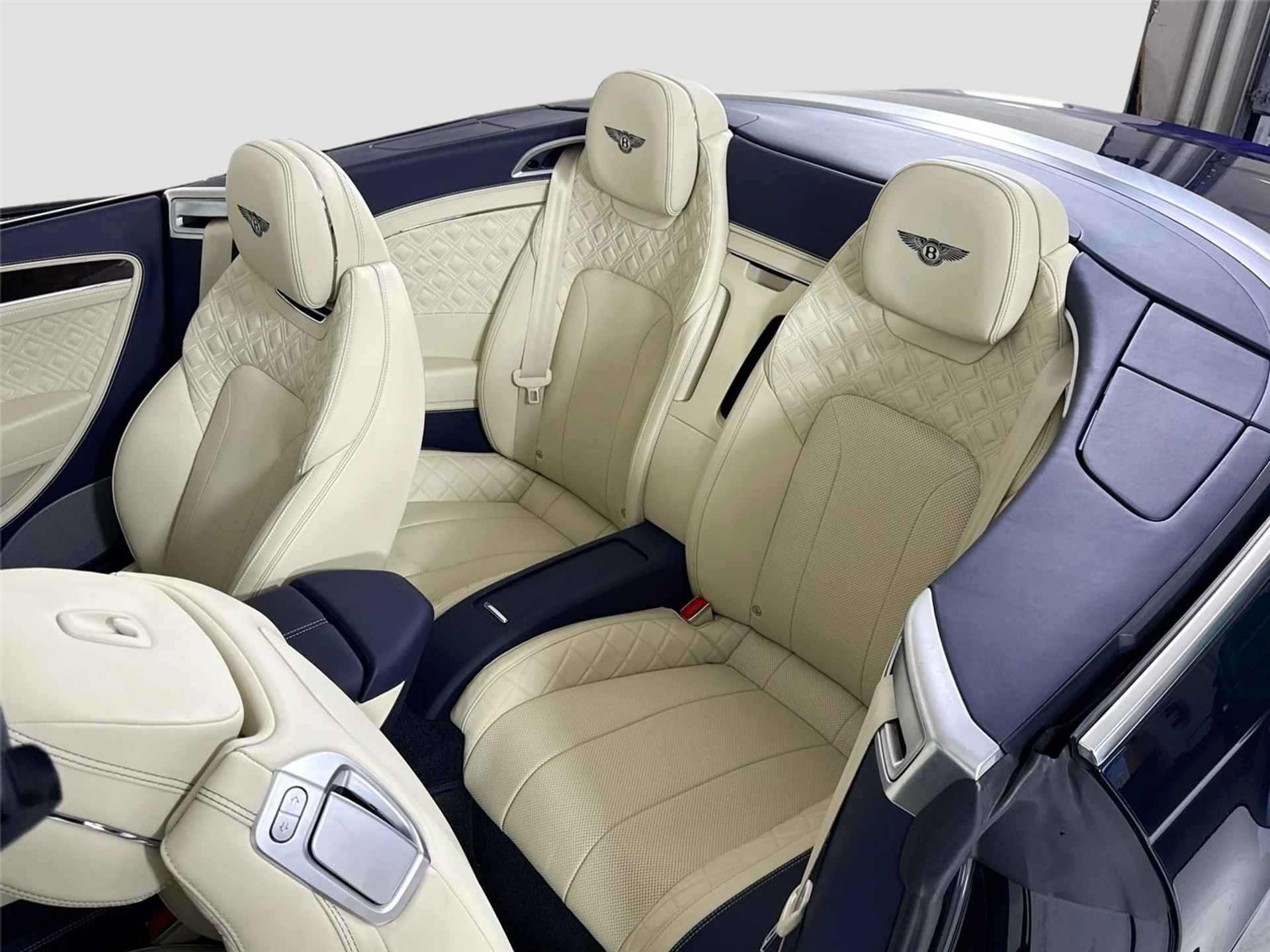 mph014_3368472020_5bb47ad3fcd88a96e35b3aa010131143_827f729555