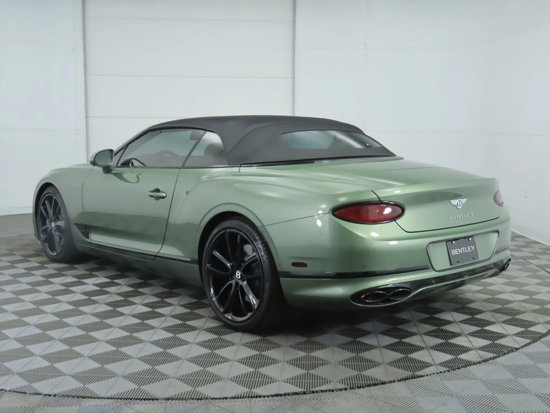mph014_3368657984_used_2024_bentley_continental_gtv8convertible_8119_22977693_15_1024_1665d57c65