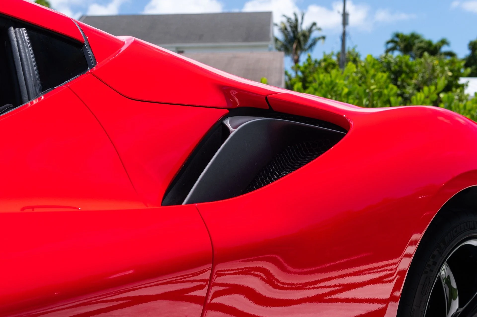 mph014_3371339548_Used_2025_Ferrari_SF_90_Spider_1779242361_05b701a566