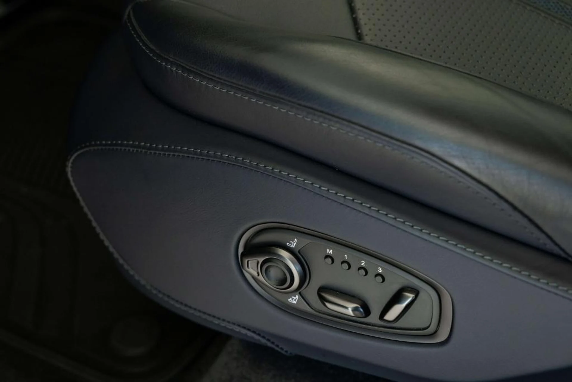 mph014_3373383007_o0_O7_E3_ZXO_Af_Afnl_F_Kw_Gwm_T_Vena0_93ae8cb136