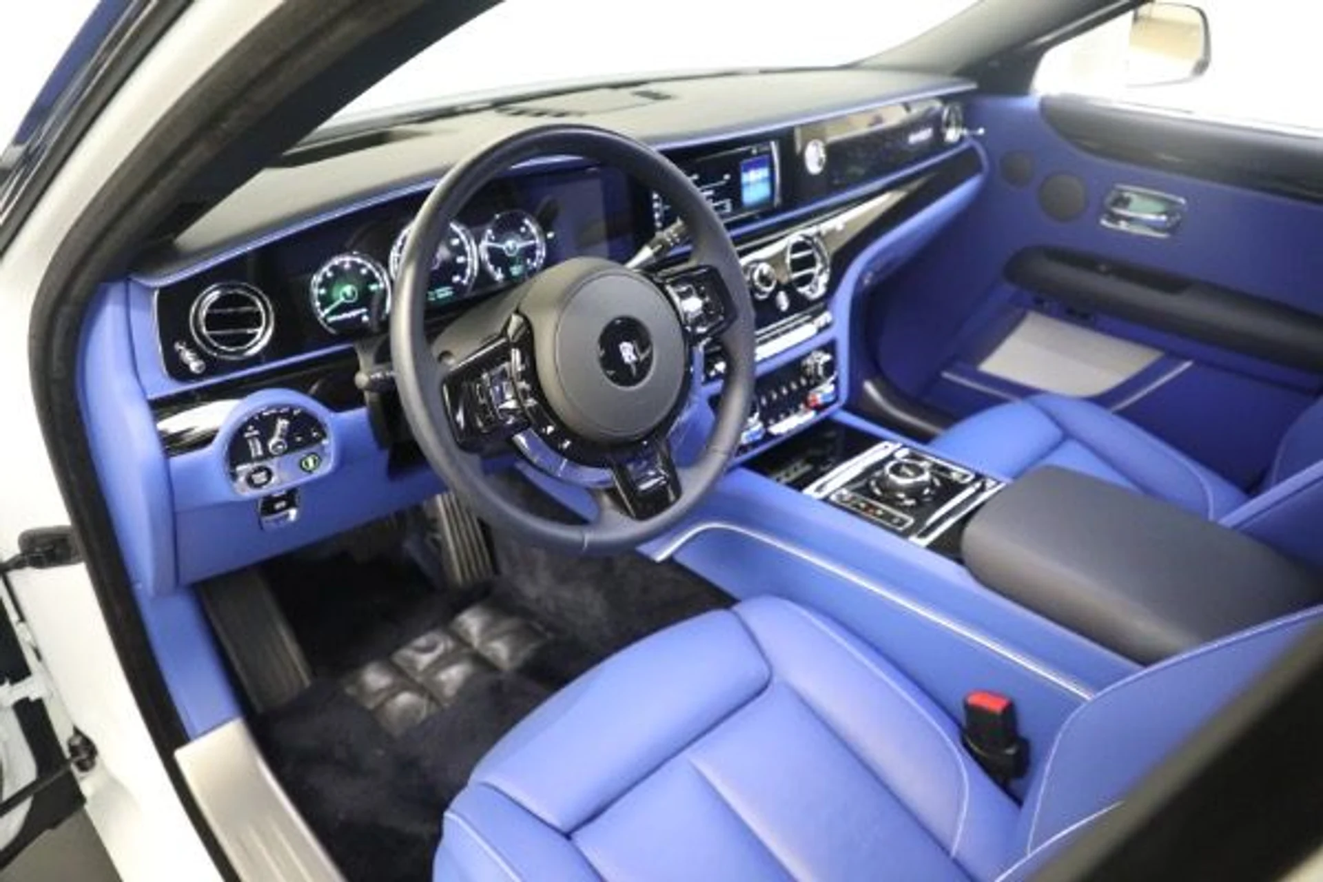 mph014_3380269603_Used_2022_Rolls_Royce_Ghost_7a0e4e5e80