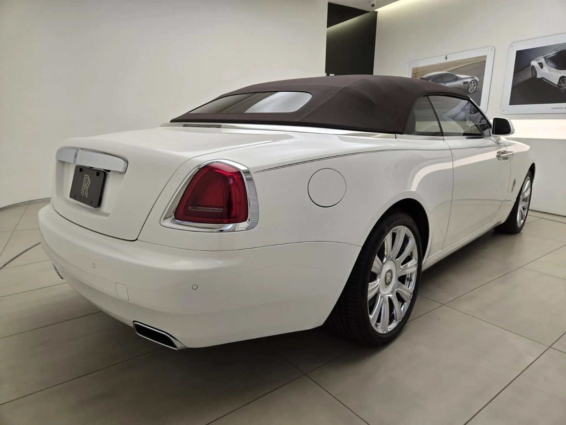 mph014_3381259053_Used_2016_Rolls_Royce_Dawn_1758780459_e7665ec540