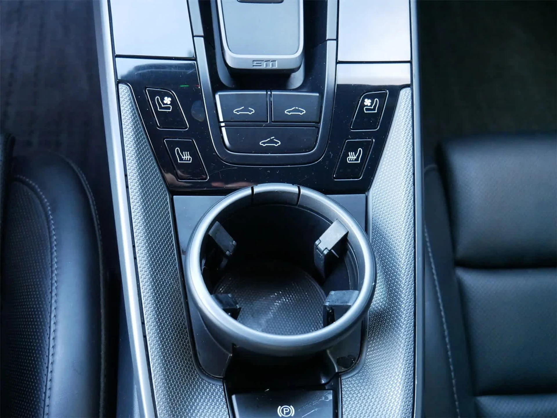 mph014_3382012433_0cae325a31790e5e9d8daa39bd46add5_700518e2b3