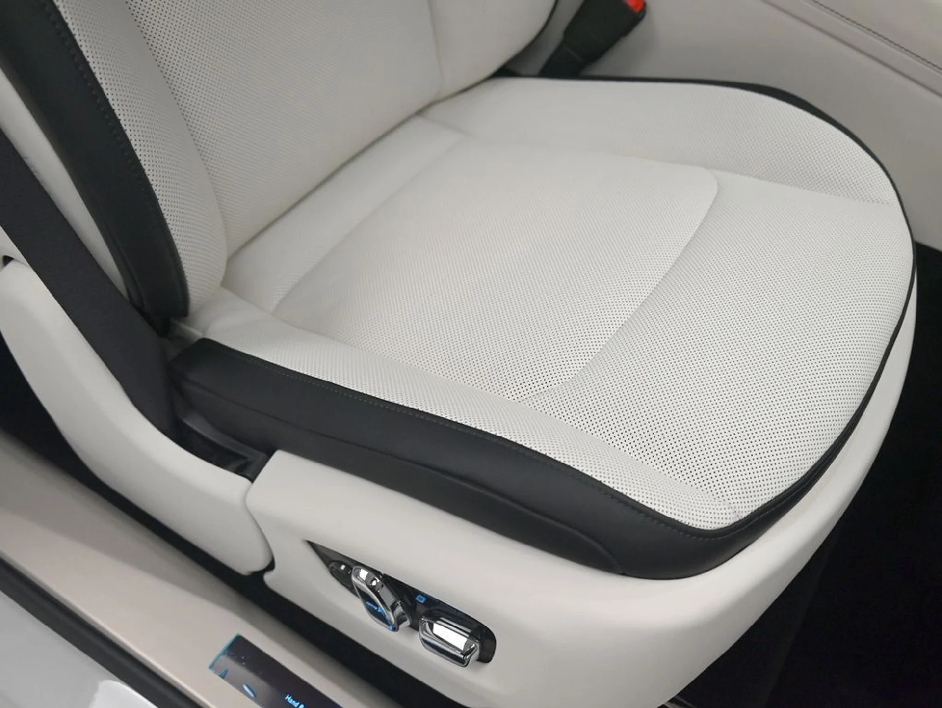 mph014_3386915436_a43b5489fb873949bba28c57a4b5f02b_9f7aa42f89