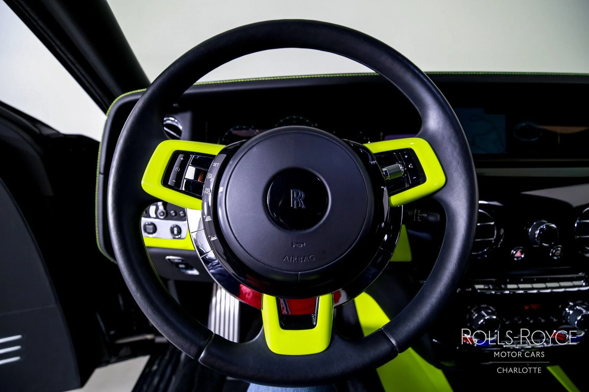 mph014_3387830510_Used_2019_Rolls_Royce_Phantom_1769450314_e4c2c39a61