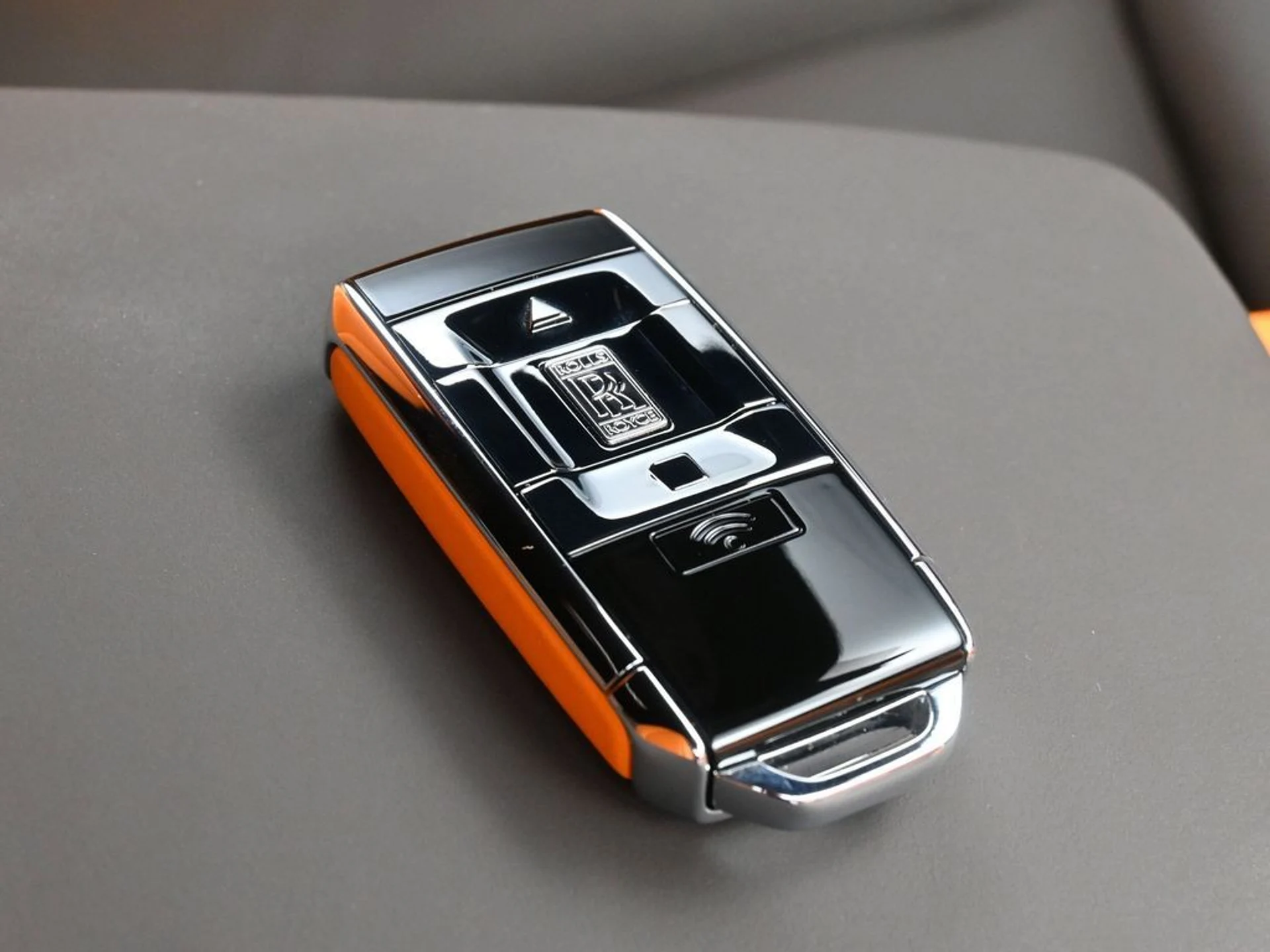 mph014_3391933171_ff406253040b242f07c4d5242a4b20e8x_c250a46a10