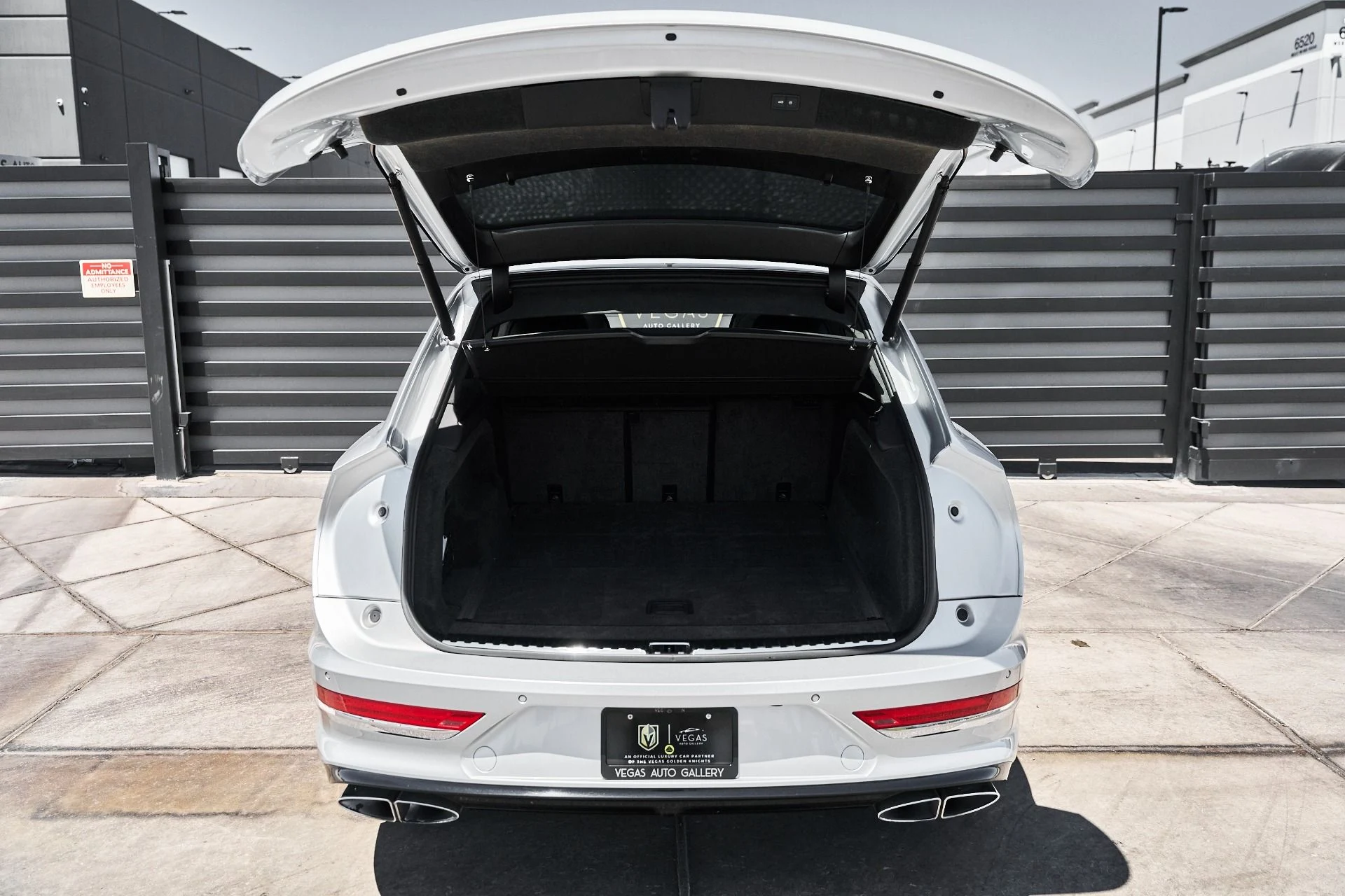 mph014_3403083793_Used_2021_Bentley_Bentayga_V8_1781574926_9c54c3bef9