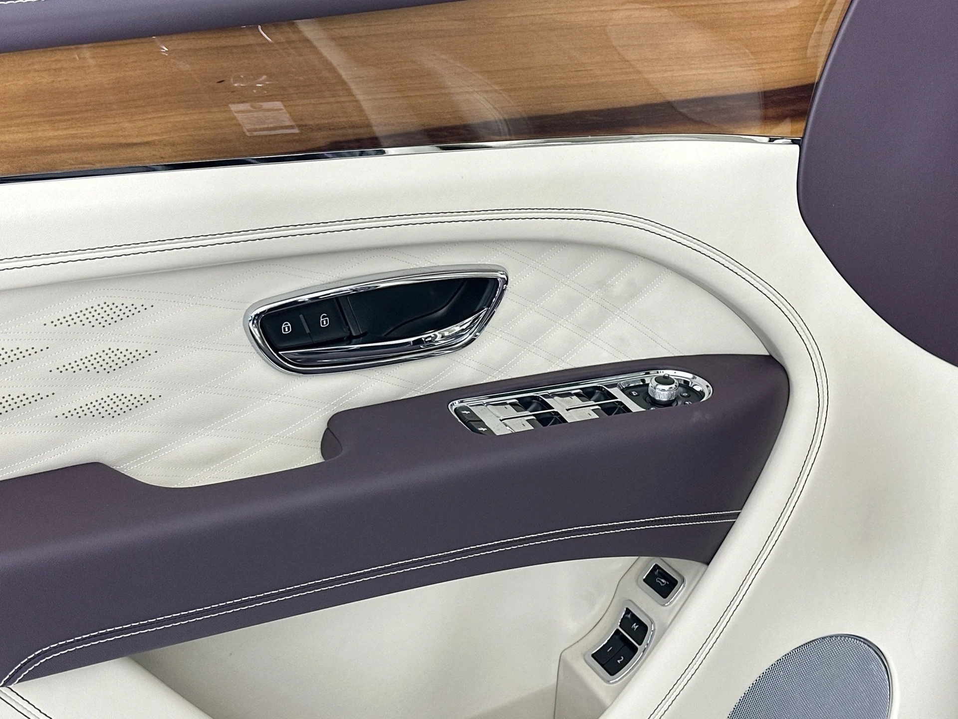 mph014_3405749433_15_98a20bdaa4