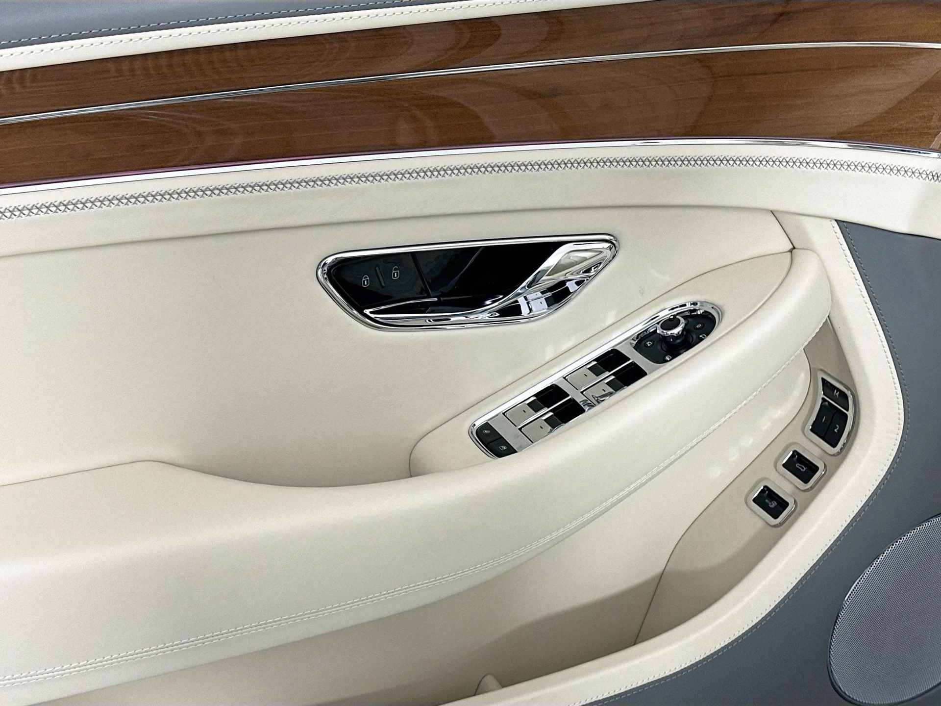 mph014_3417440427_15_e7d4f10e9f