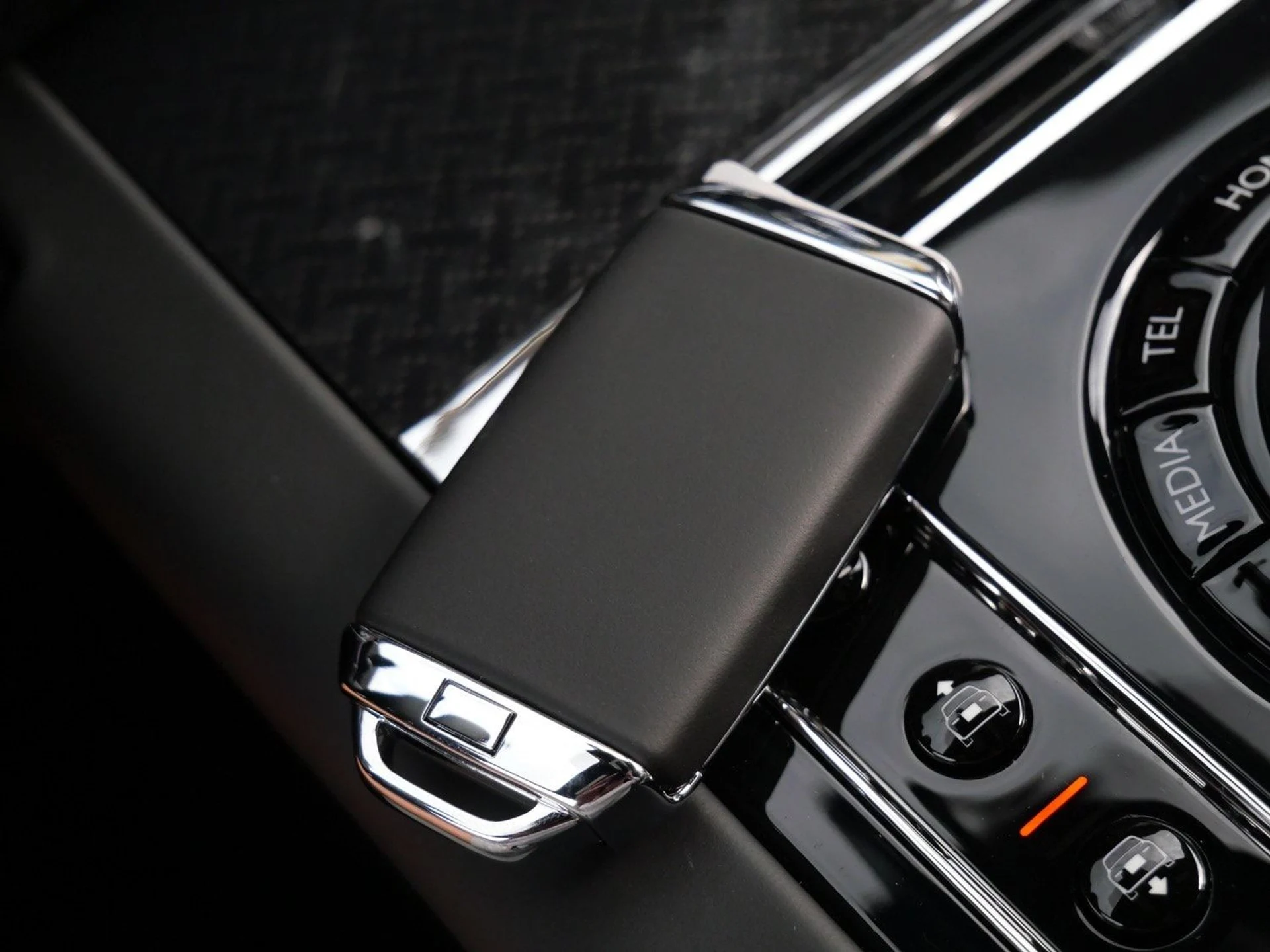 mph014_3420413798_a2387ccbde217b37016fad921c0a2e42x_99bead701b