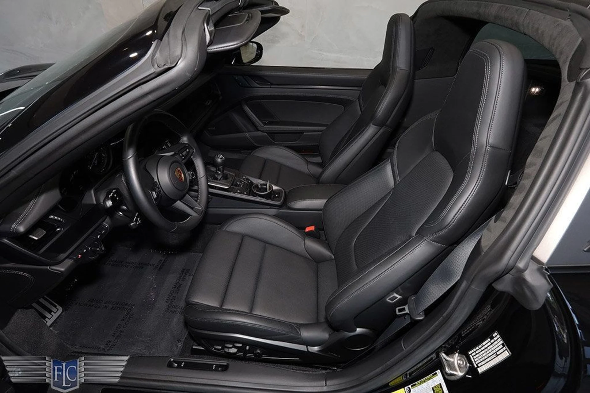 mph014_3424857762_used_2022_porsche_911_targaedition50yearsporschedesign_9689_22634485_15_1024_b9f190c9b8