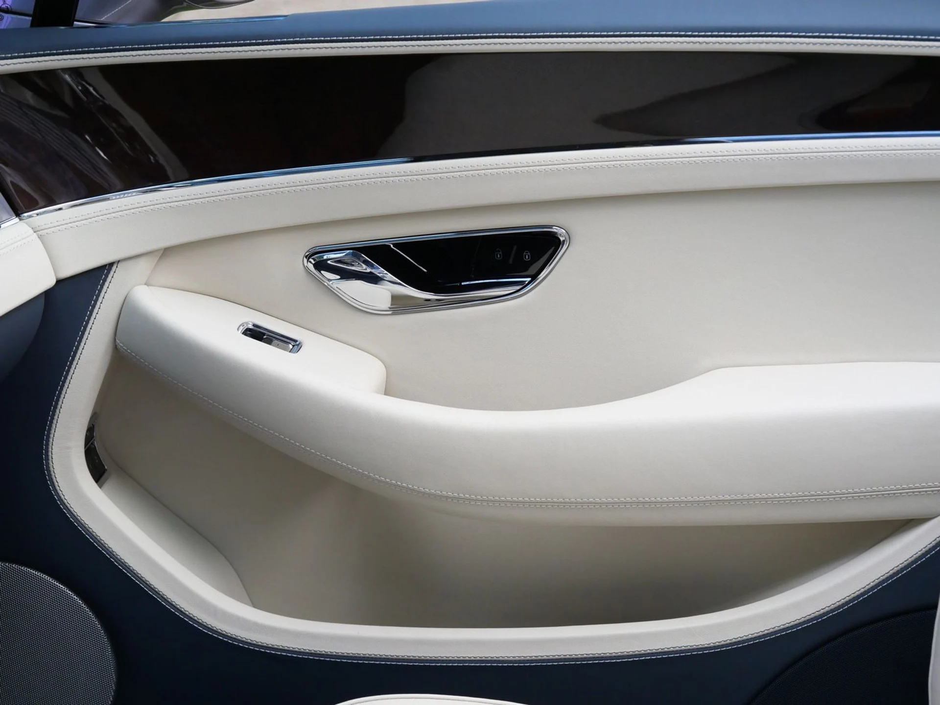 mph014_3431378853_d19977bfbd8113f623a15eca3cda21f2x_c374a89068