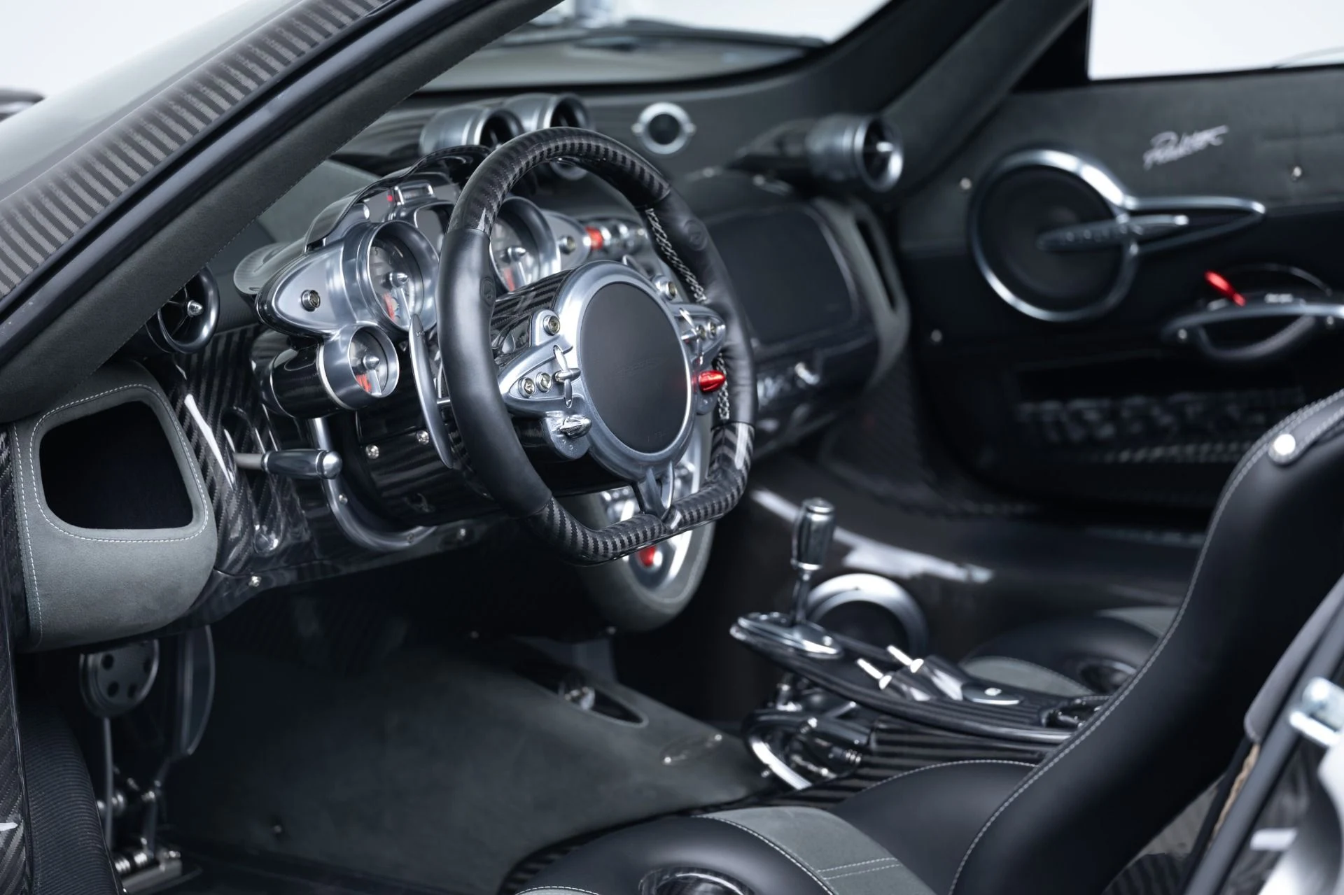 mph014_3434658896_Used_2017_Pagani_Huayra_Roadster_1769208152_2e6393af2a