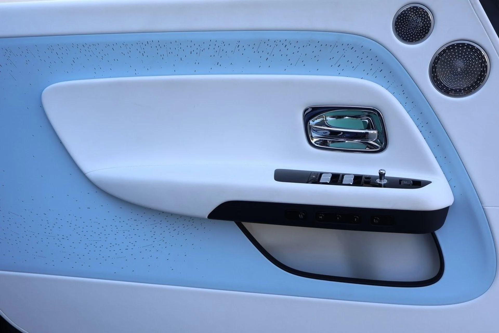 mph014_3435825182_15_ee5b3d066f