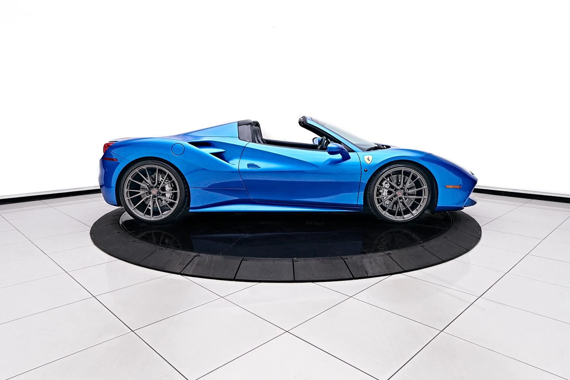 mph014_3436902497_Used_2016_Ferrari_488_Spider_Base_1736016908_72cb3f1c0a