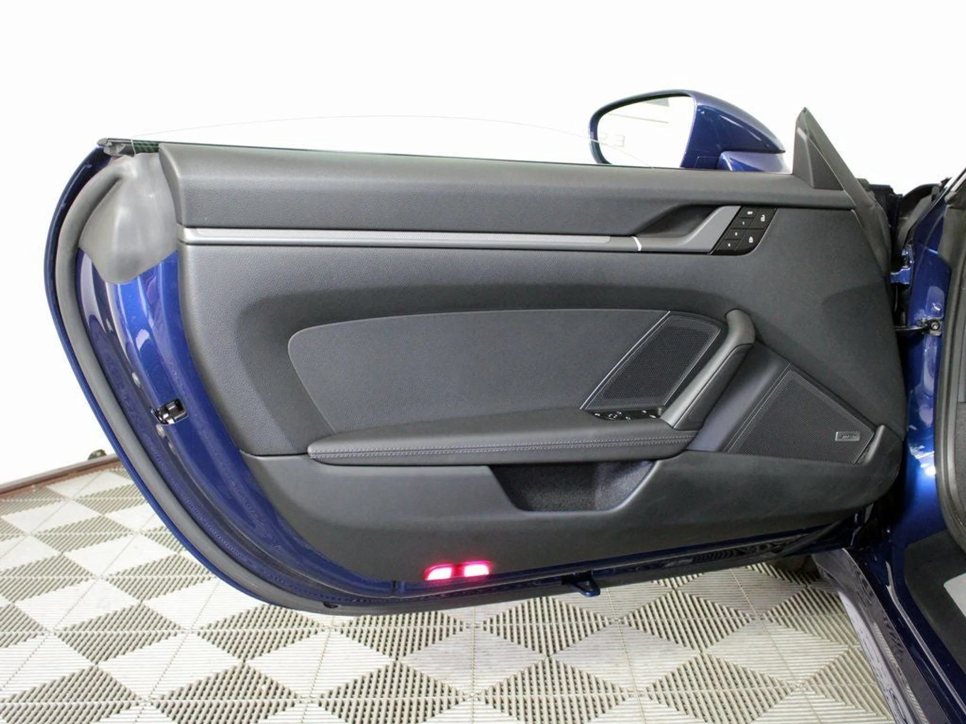 mph014_3438693756_15_4cda98f857