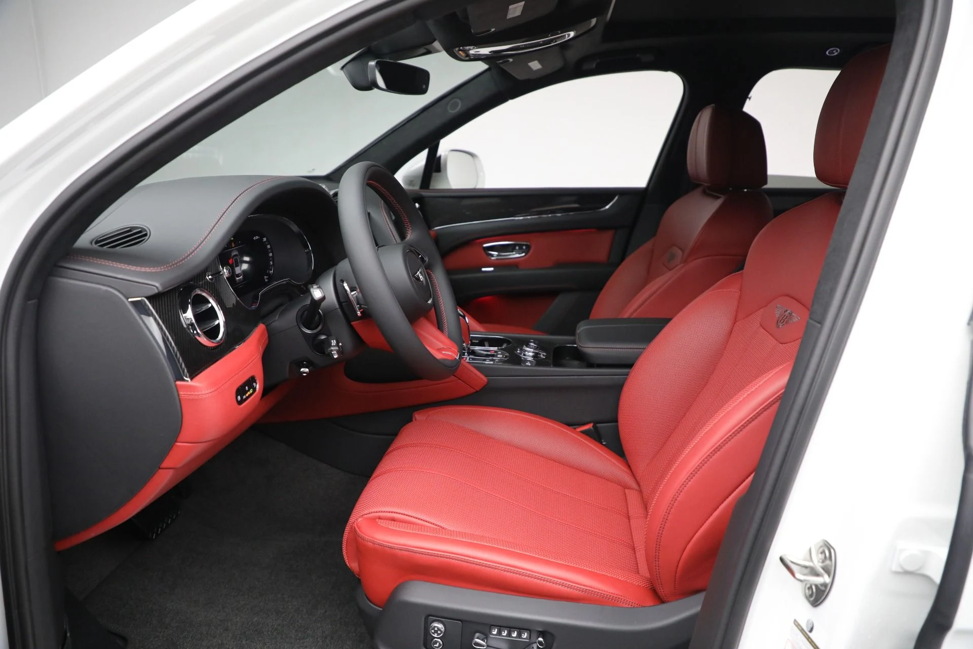mph014_3454815401_New_2025_Bentley_Bentayga_V8_04e6fb2b16