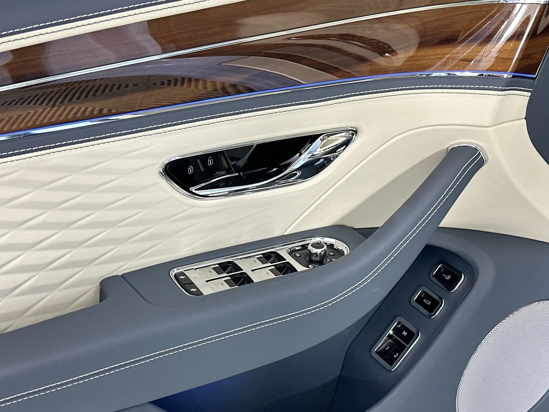 mph014_3456373017_15_72410f5675