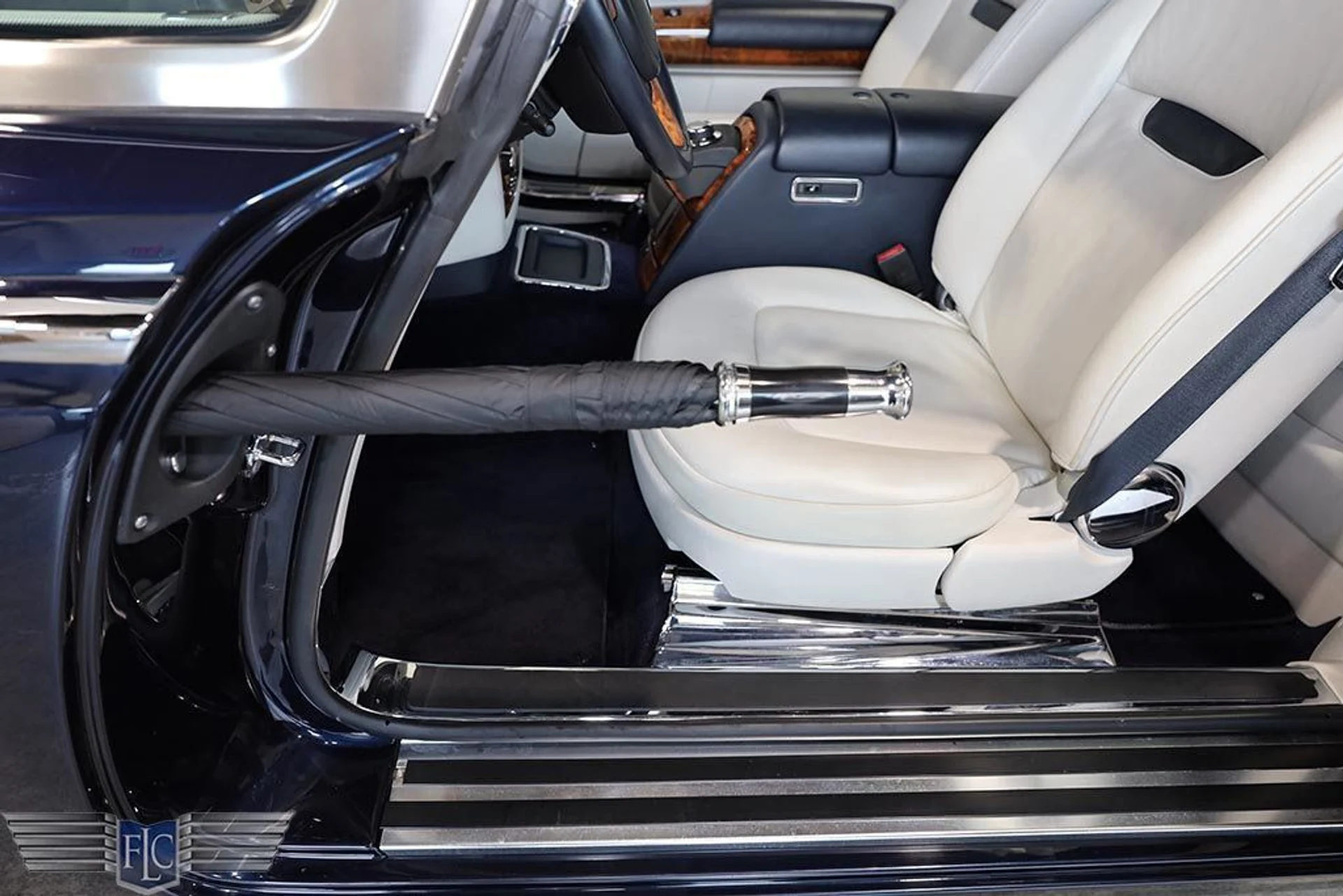mph014_3459487849_used_2010_rolls_royce_phantom_coupe_2drcoupe_9689_23032894_15_1024_b6b773a1b3
