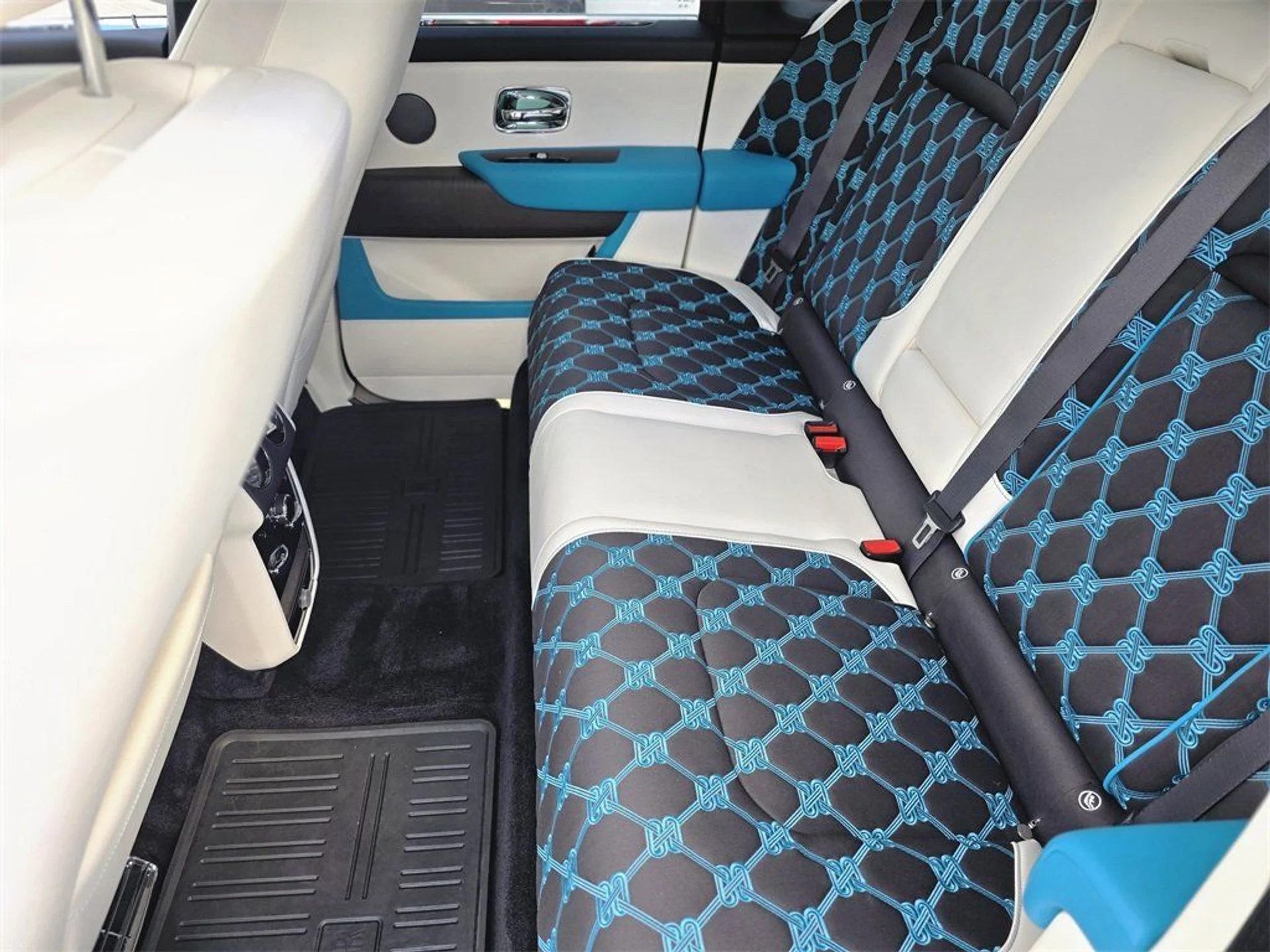 mph014_3465203452_1e862230beca82c012e5c293044175d9_86e665b2cd